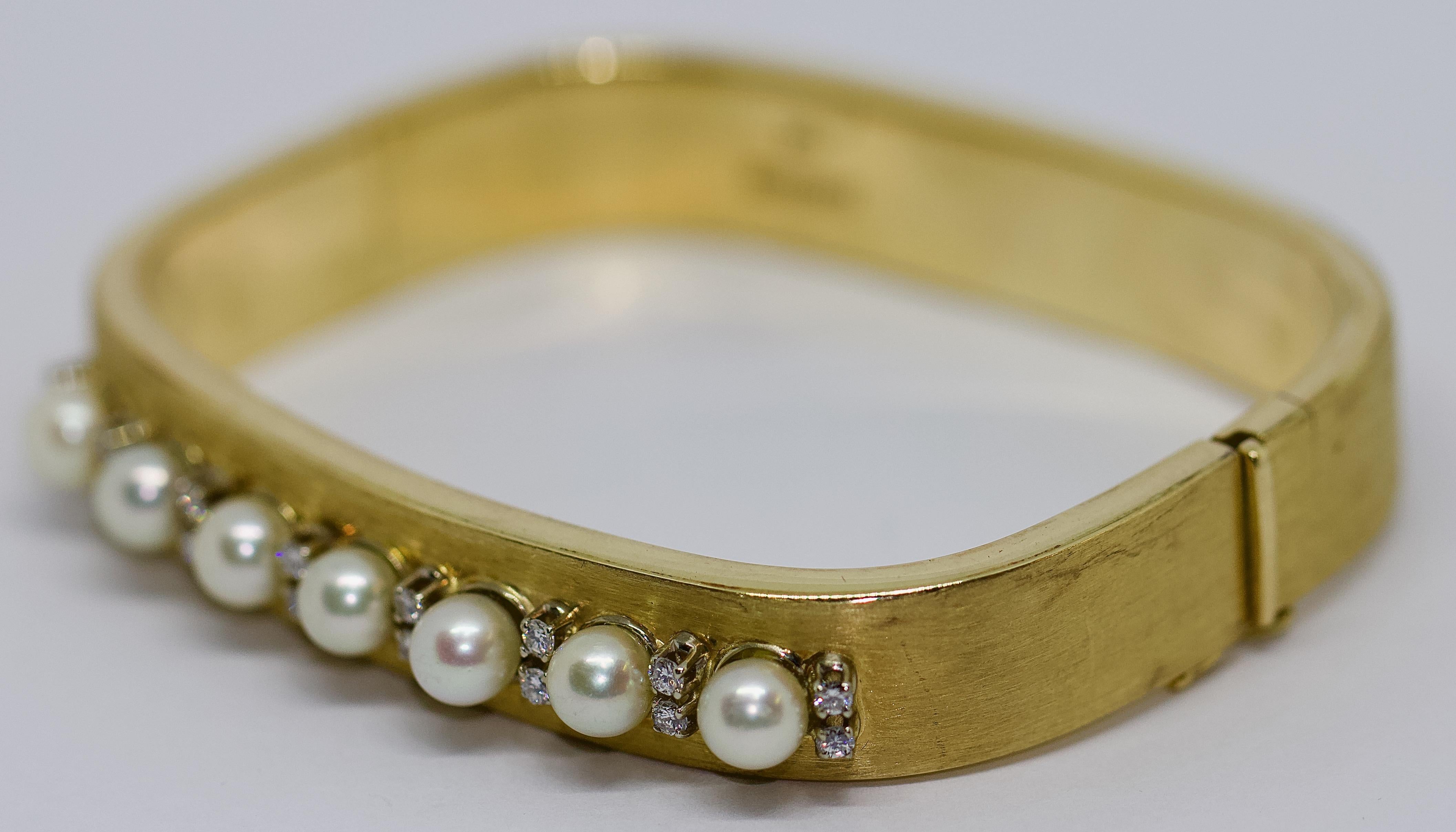 Bracelet jonc en or pour femmes, avec perles et diamants Pour femmes en vente
