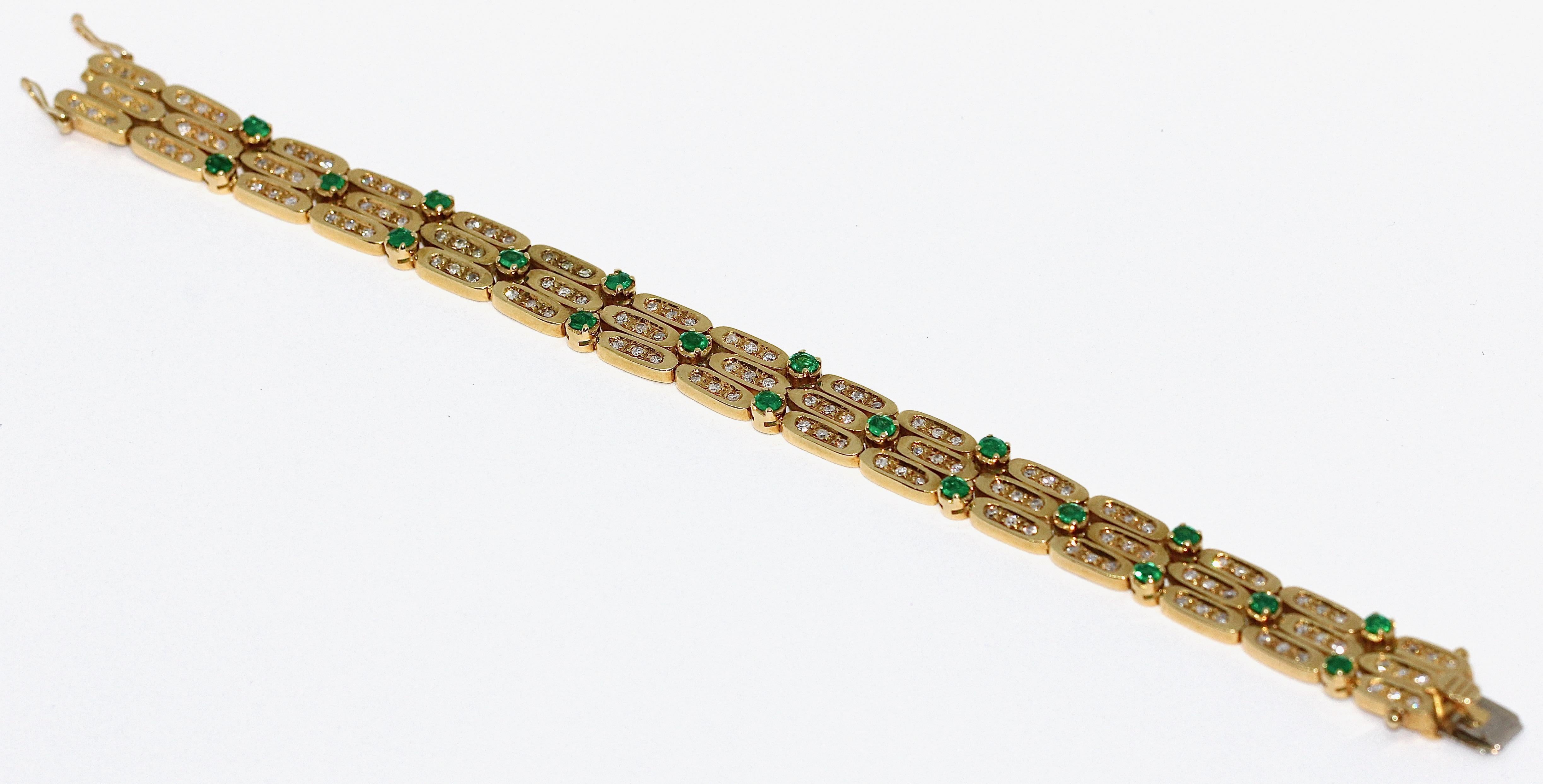 Ladies Gold Bracelet, 18 Karat Gold, Set with Diamonds and Emeralds For Sale 1