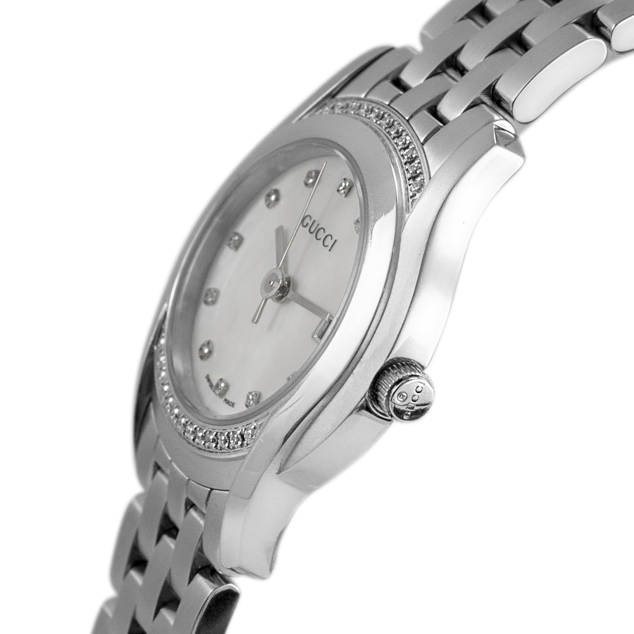 Taille ronde Montre Femme Gucci 24MM 5500L Diamants Acier inoxydable Nacre en vente