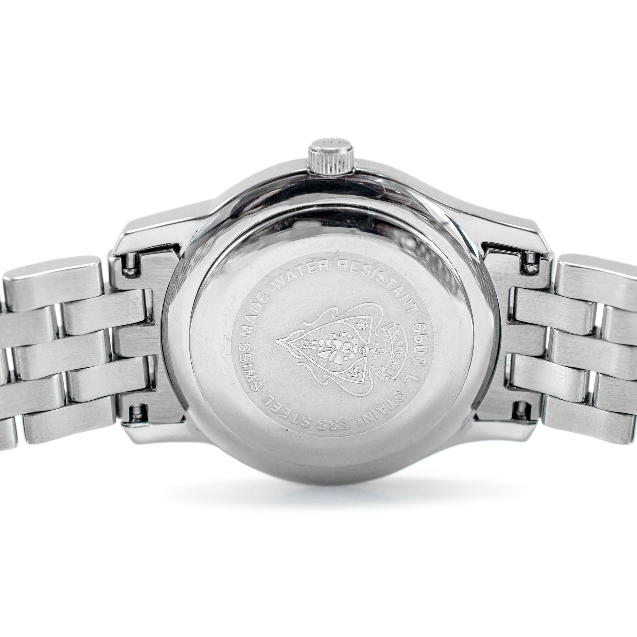 Montre Femme Gucci 24MM 5500L Diamants Acier inoxydable Nacre Excellent état - En vente à Houston, TX