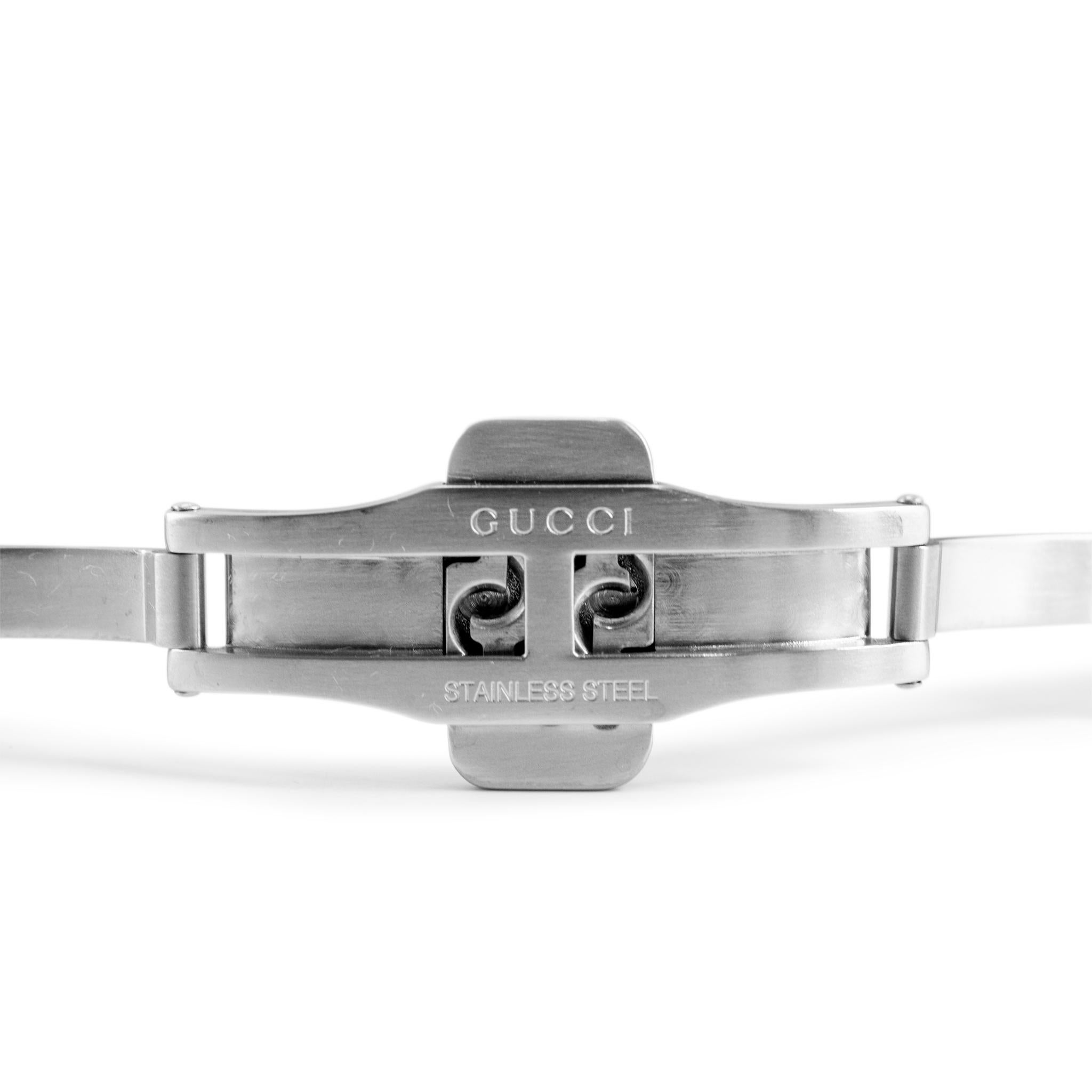 Montre Femme Gucci 24MM 5500L Diamants Acier inoxydable Nacre en vente 1