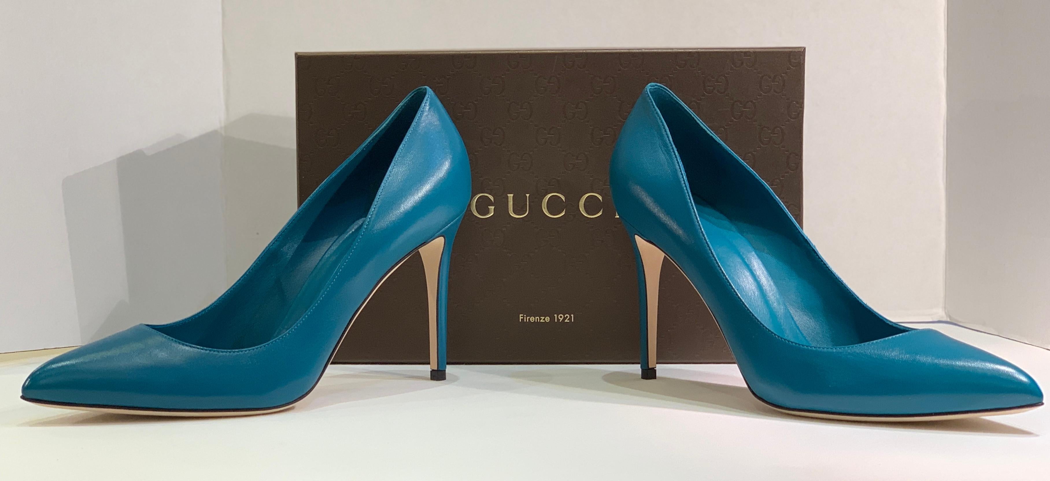 Classic GUCCI closed toe, spiked high heeled pumps in Malaga kid leather, 