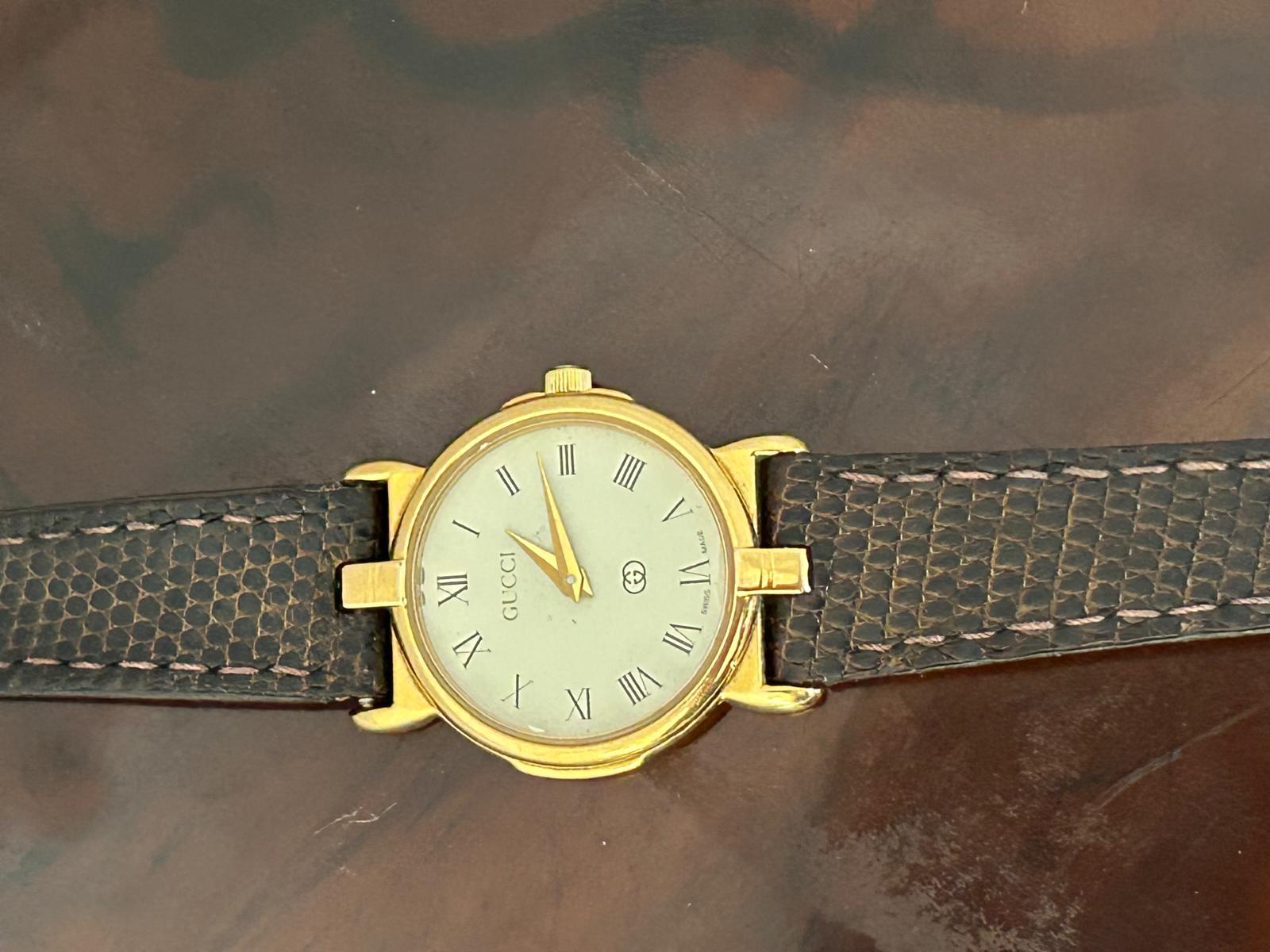 Référence Gucci 3400L / 3400FL, acier inoxydable plaqué or lourd pour femmes, c1995 Pour femmes en vente