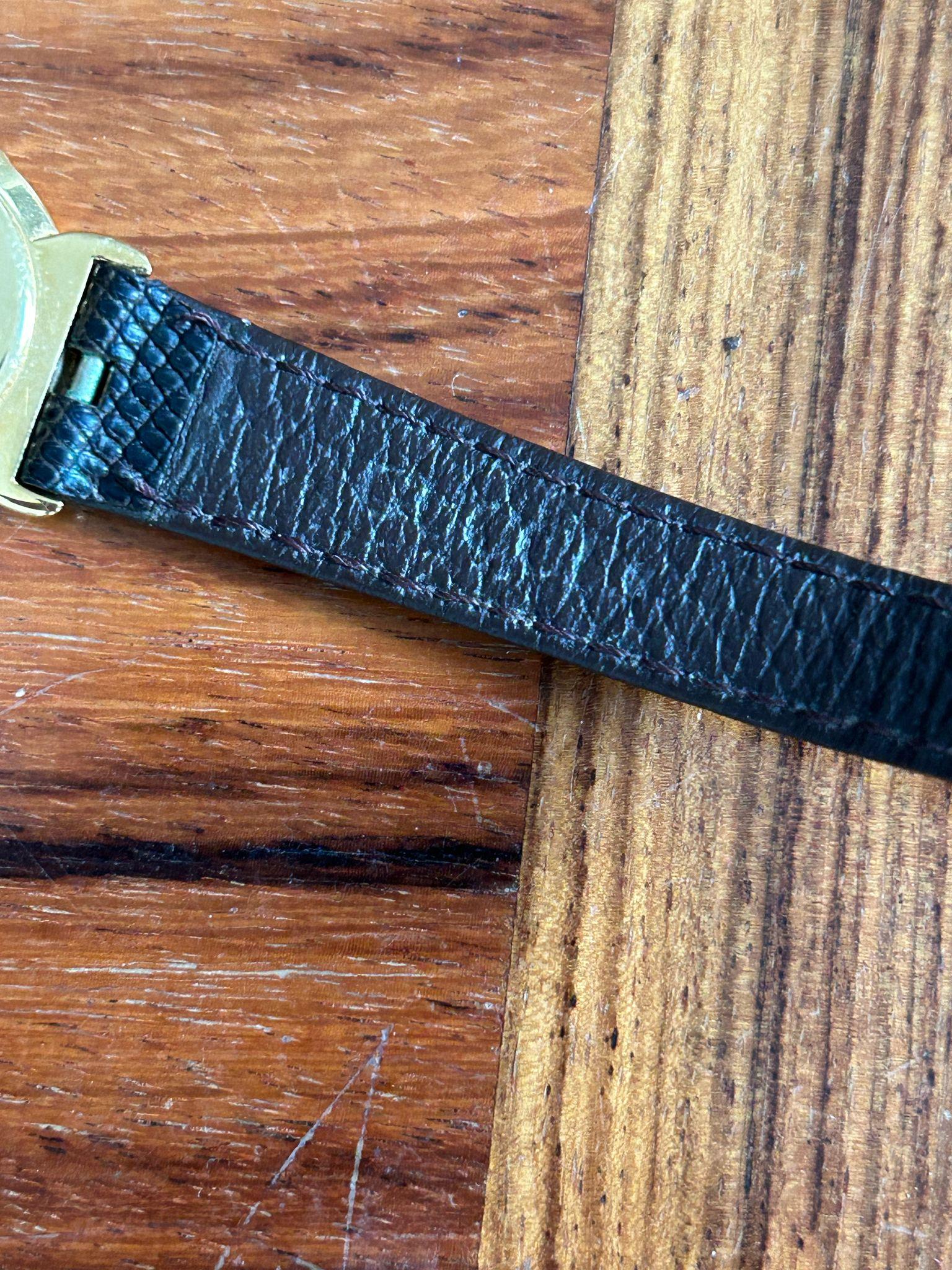 Référence Gucci 3400L / 3400FL, acier inoxydable plaqué or lourd pour femmes, c1995 en vente 2