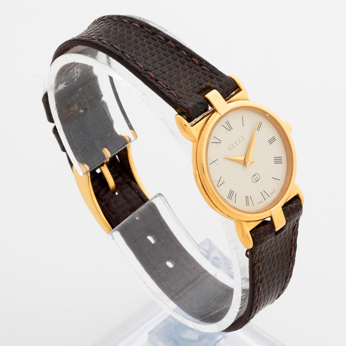 Référence Gucci 3400L / 3400FL, acier inoxydable plaqué or lourd pour femmes, c1995 en vente 3