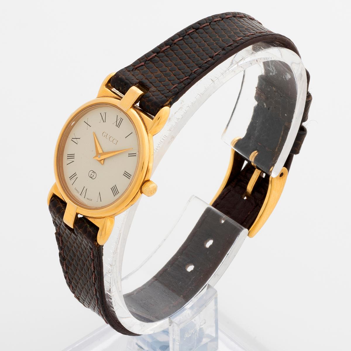 Référence Gucci 3400L / 3400FL, acier inoxydable plaqué or lourd pour femmes, c1995 en vente 4