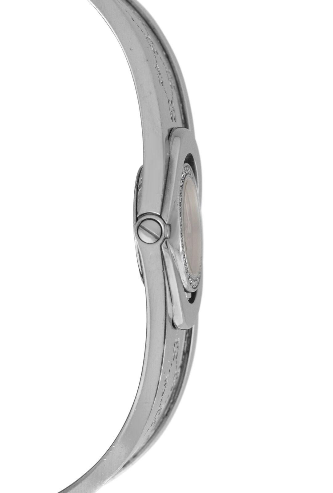 Ladies Gucci Twirl 112 Steel Quartz Diamond Watch In Excellent Condition In New York, NY