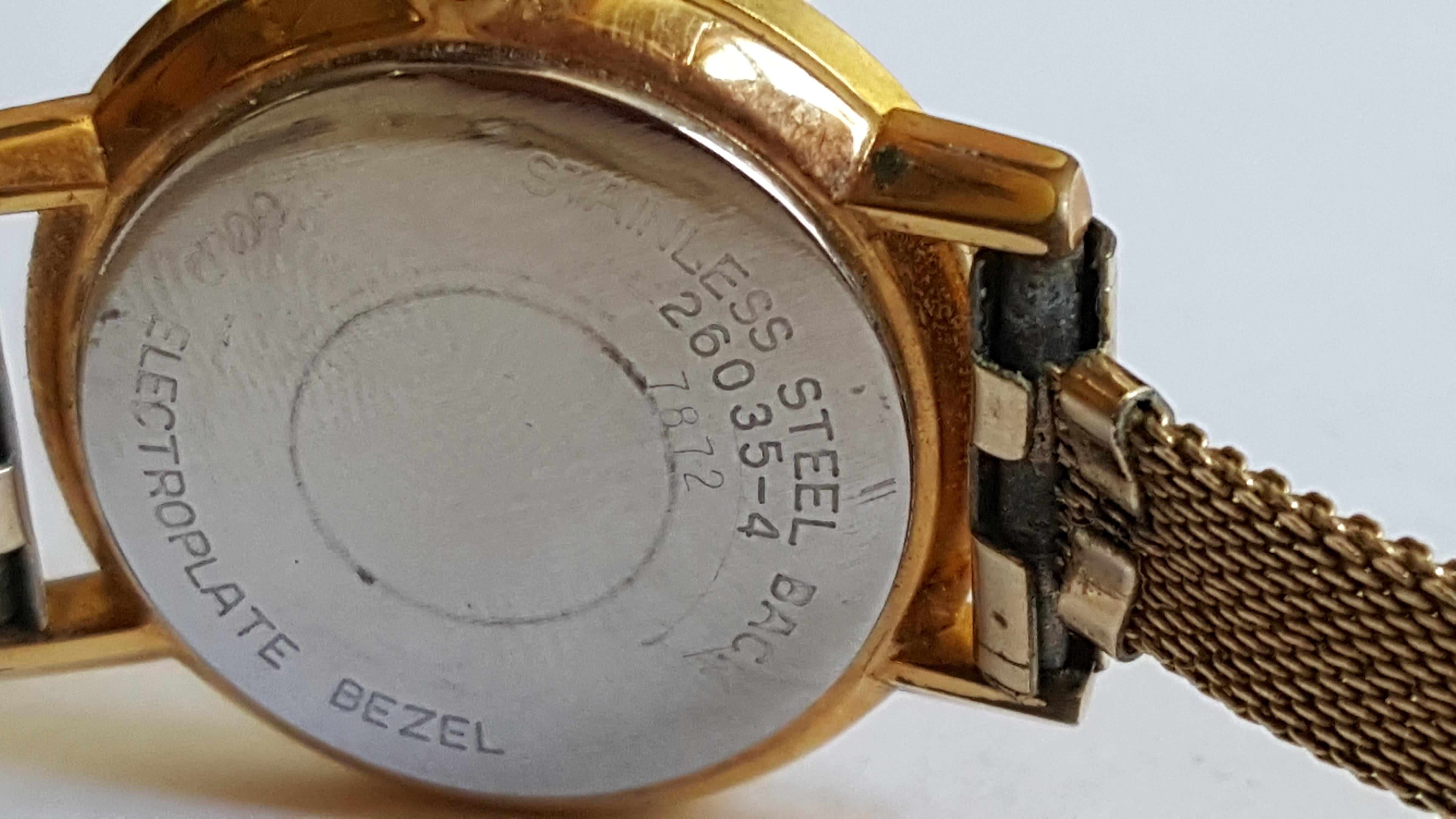 Ladies Hamilton Case Gold-Plated Watch, Model 26035-4, Working, Vintage In Good Condition In Rancho Santa Fe, CA