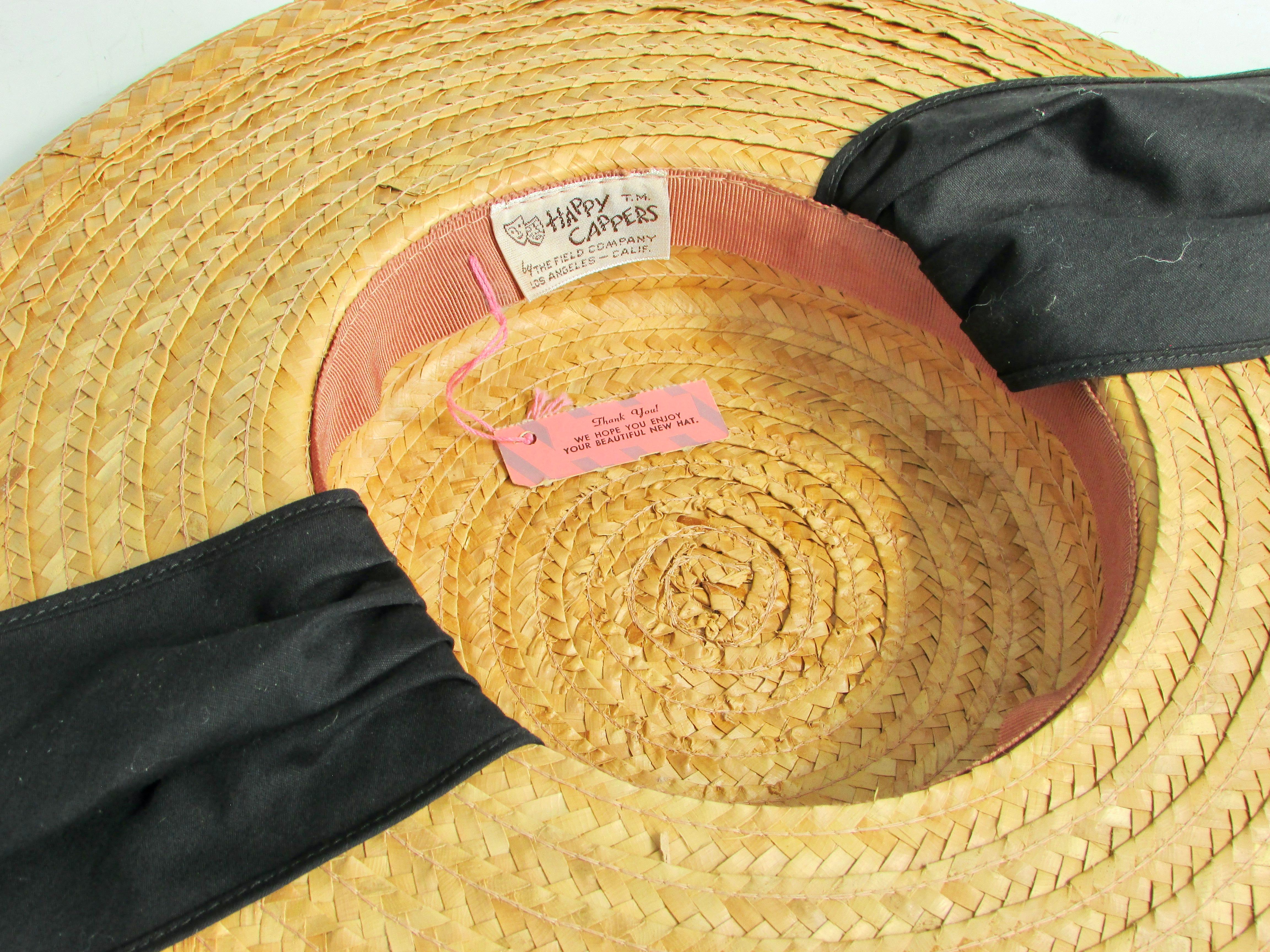 Ladies Happy Capper Straw Hat Field Co. Los Angeles Never Worn with String Tag In Good Condition For Sale In Ferndale, MI