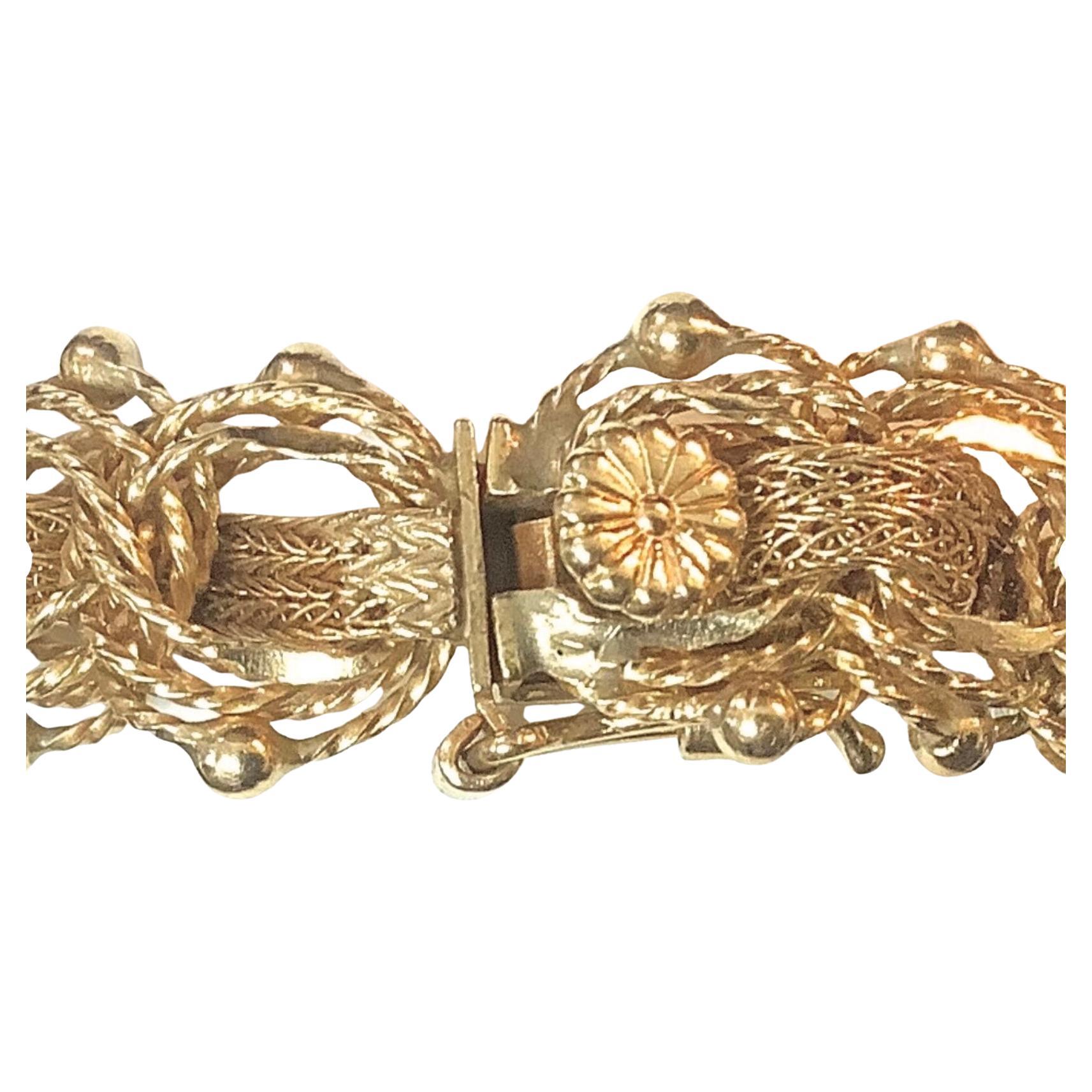 Bracelet de breloques en or 14K pour dames en vente 3