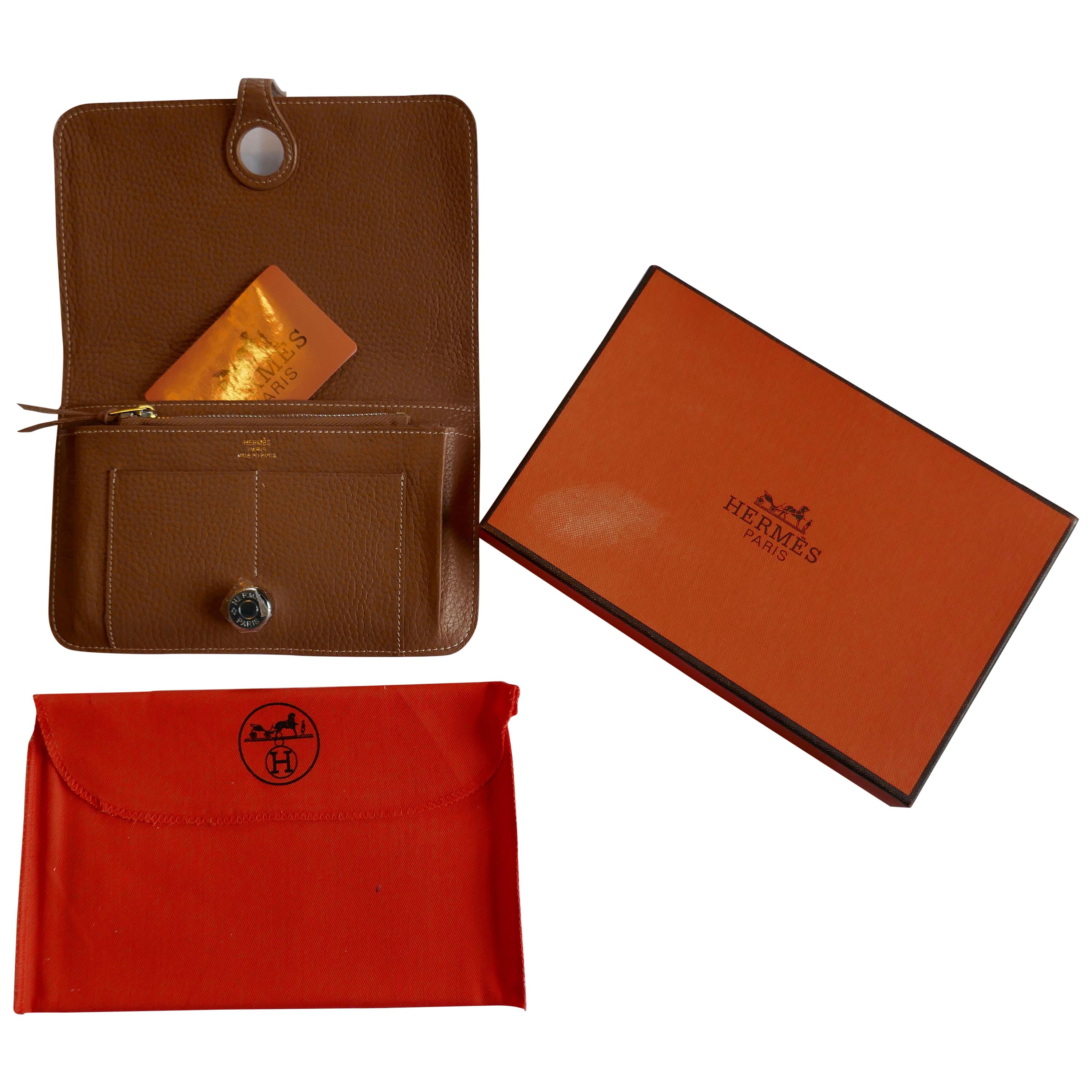 Ladies Hermes Mushroom Coloured Togo Calfskin Dogon Duo Wallet with Purse  