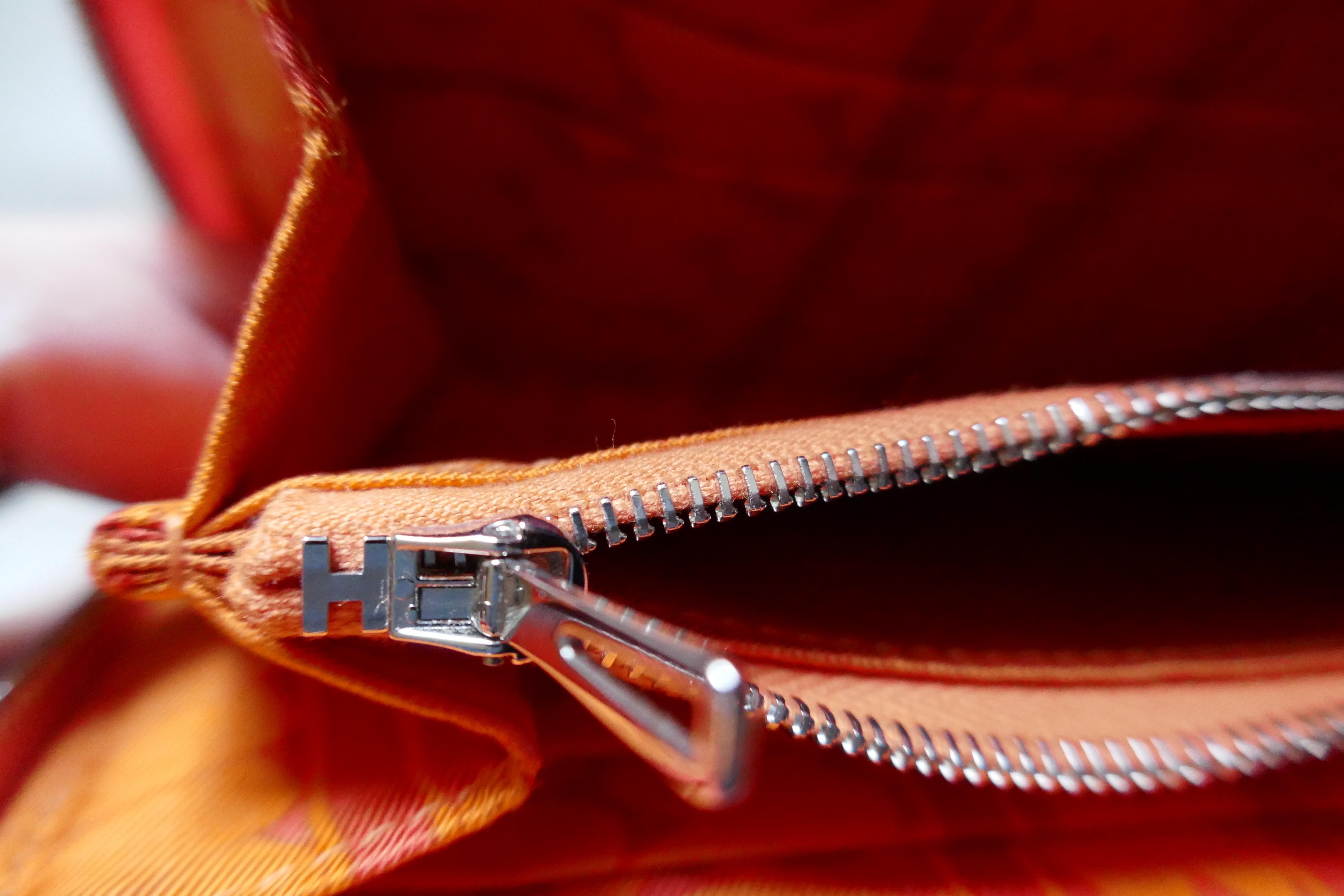 Hermès - Portefeuille long en cuir Epsom rose confetti en soie pour femmes en vente 1