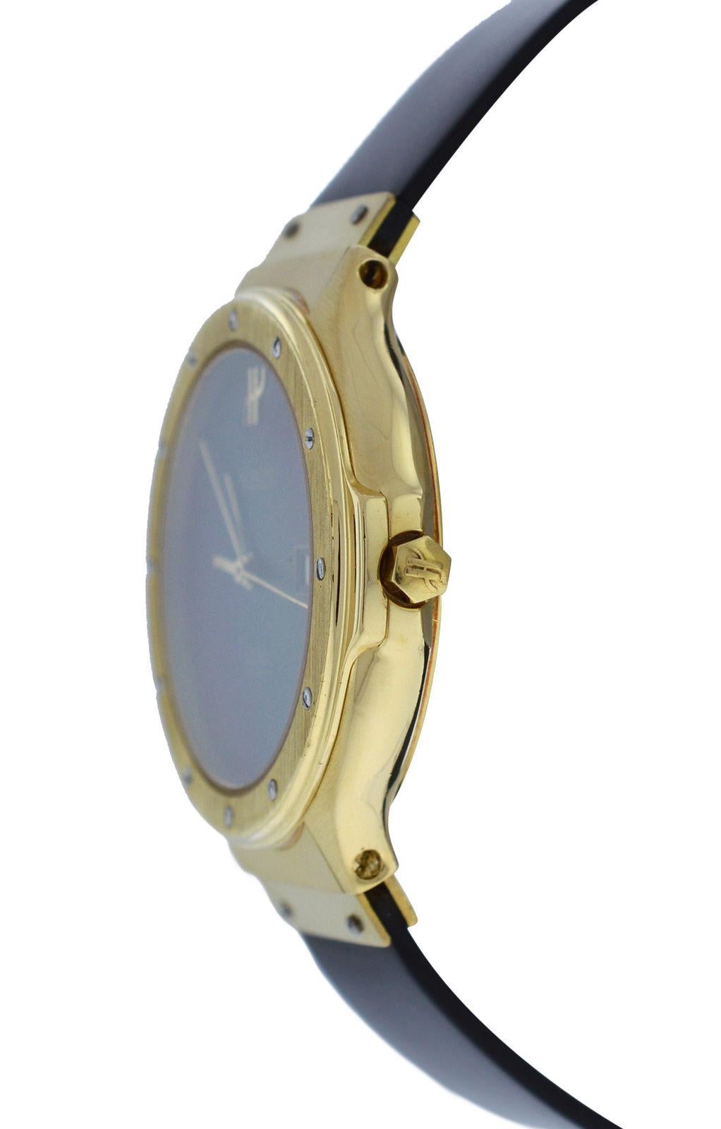 Marke	Hublot
Modell	MDM Geneve Classic 140.10.3
Geschlecht	Damen 
Bedingung	Aus Vorbesitz
Bewegung	Quarz
Gehäuse MATERIAL	18K Gold
Armband / Riemen MATERIAL	Gummi
Schließe / Schnalle MATERIAL	18K Gelbgold 
Verschluss Typ	Einsatz
Armband /
