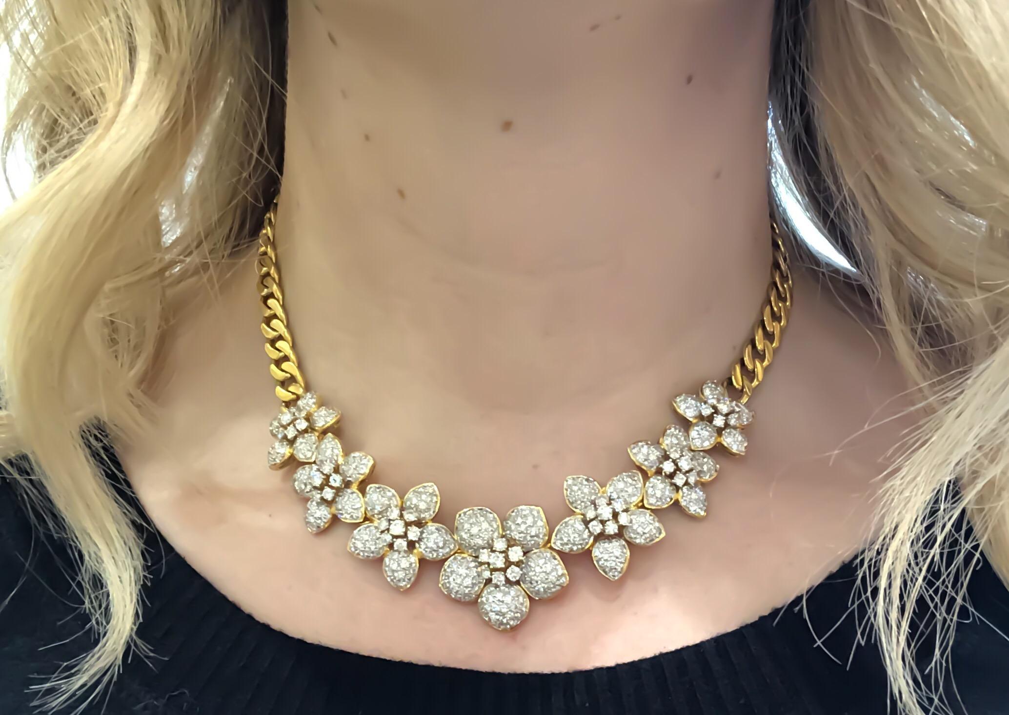 Ladies Large Diamond Pavé Flower Necklace on Curb Chain 14.50 Carat VS1 F-G 18K In Excellent Condition In Carmel-by-the-Sea, CA