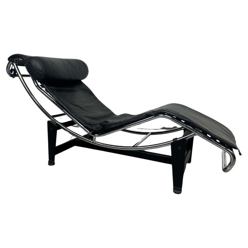 Le Corbusier Chaise Longues - 9 For Sale at 1stDibs | le corbusier ...