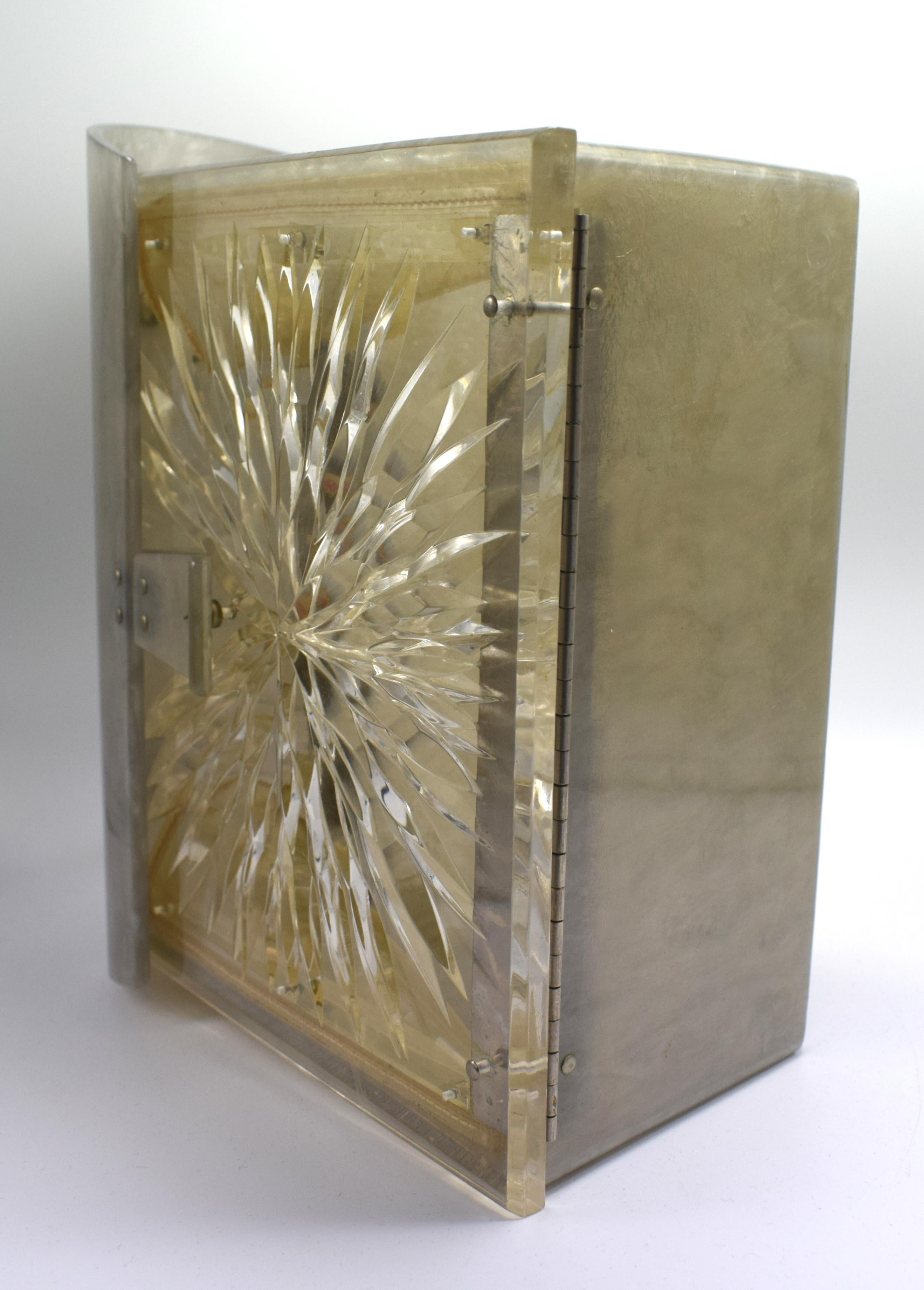 20th Century Ladies Lucite Bag by Gilli of New York, circa 1950s