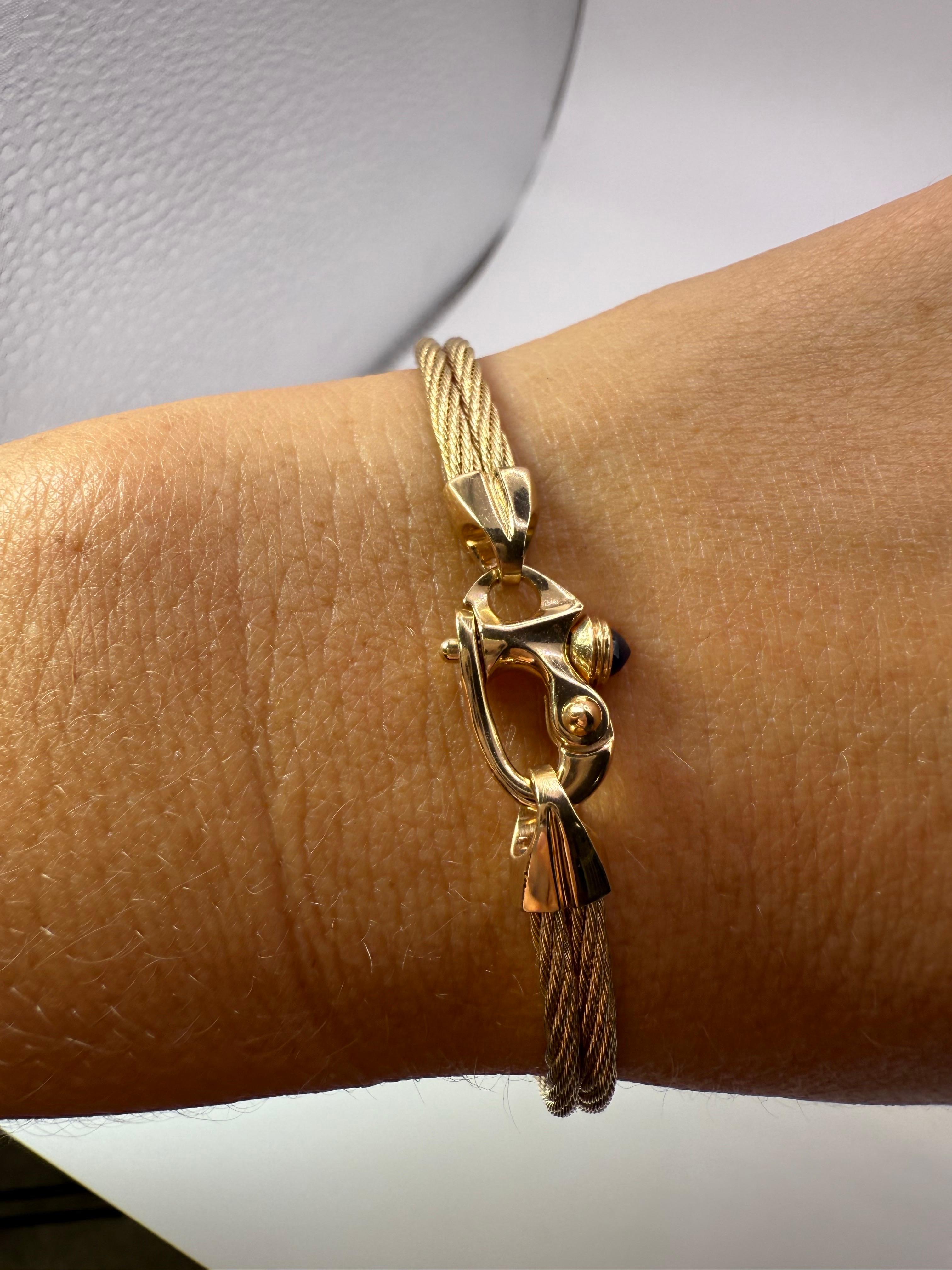 Bracelet de dame avec fermoir Marin en or 14KT saphir bangle en or massif en vente 1