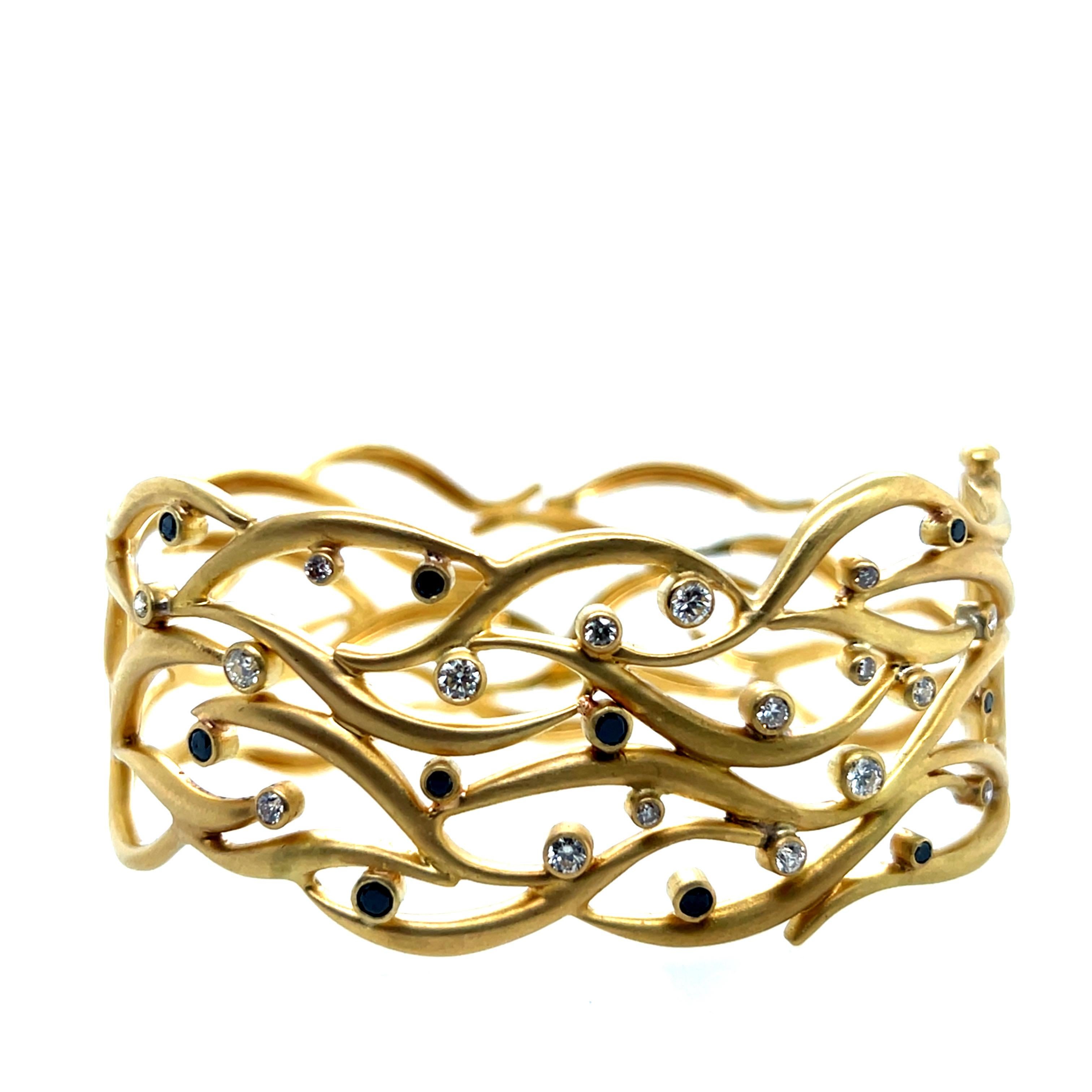Women's Ladies Modern Gold 1 Carat Natural Colorless and Black Diamond Cuff Bangle For Sale