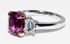 Damenring aus 18 Karat Gelbgold mit natürlichem rosa Saphir und Diamant Platin