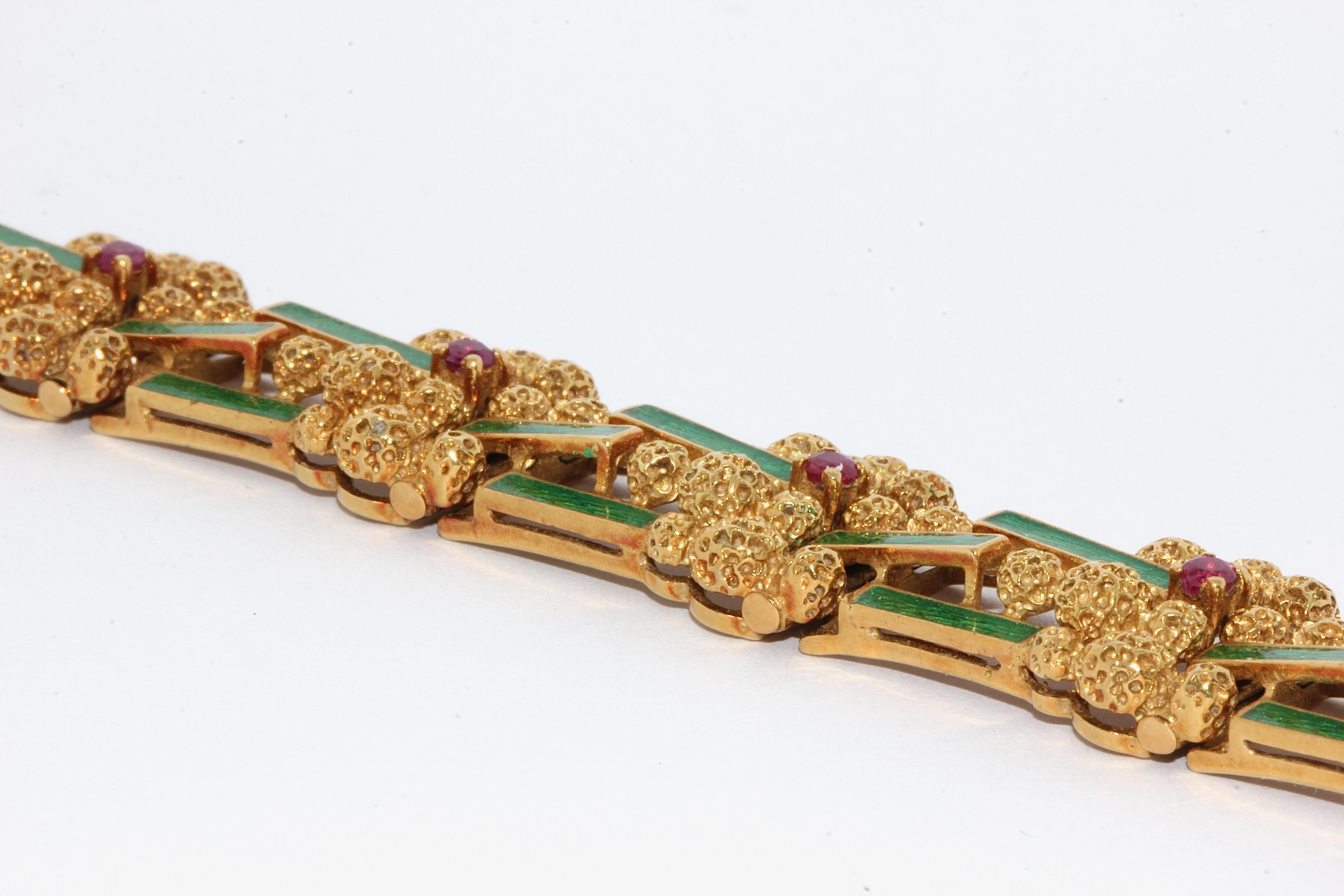 Bracelet en or 18 carats avec pépites d'or pour femmes, serti d'émail vert et de rubis en vente 1