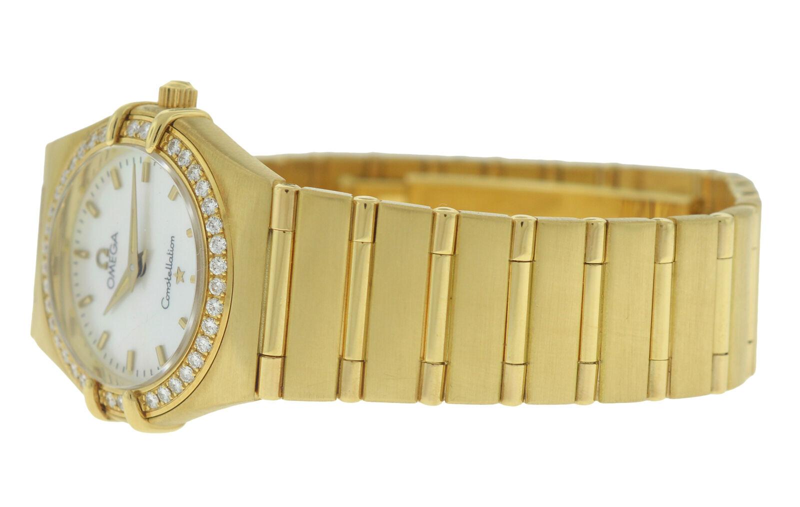 Ladies Omega Constellation 18 Karat Gold Mother of Pearl Diamond Quartz Watch For Sale 3