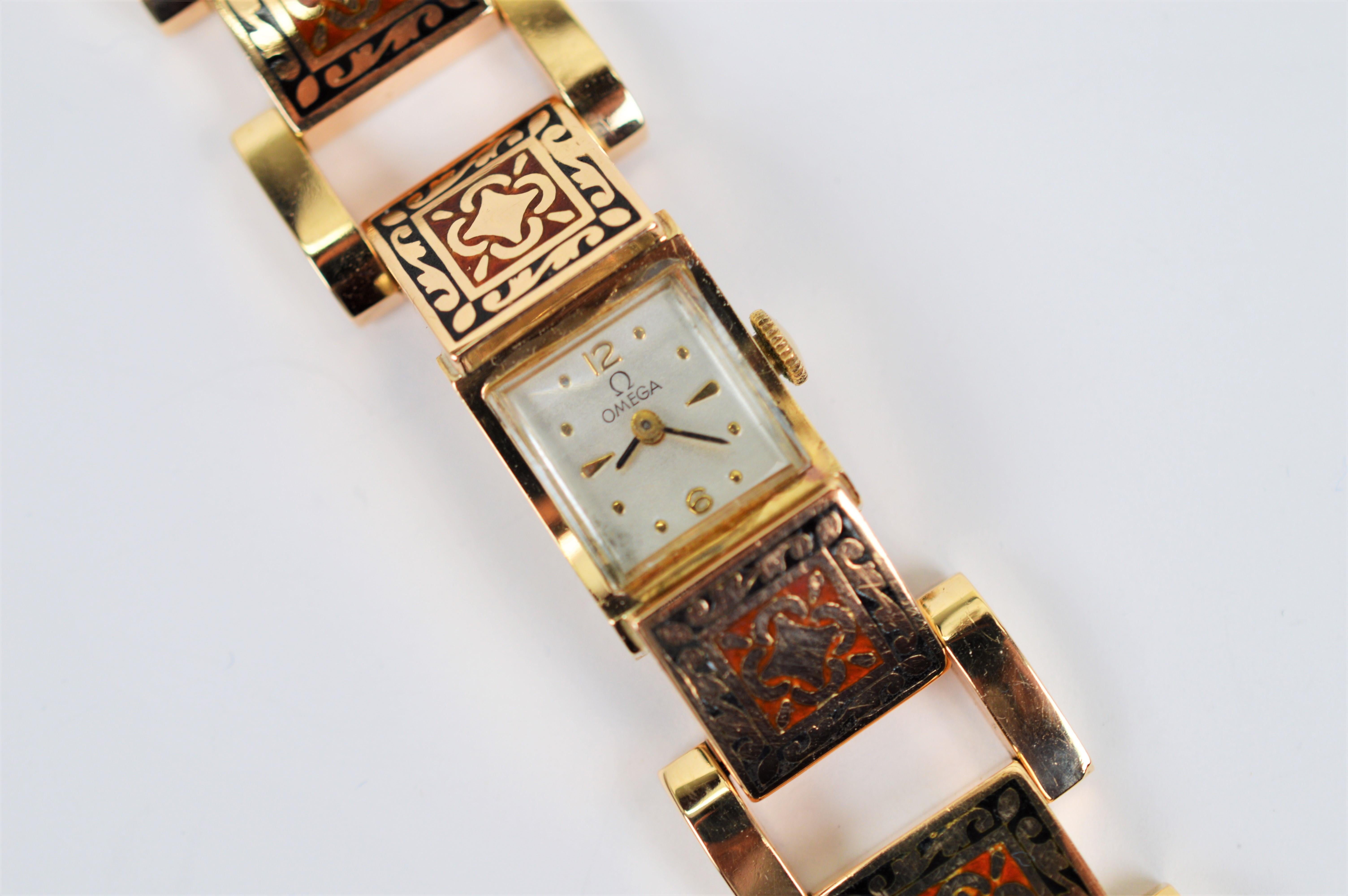 Ladies Omega Red and Black Cloisonne 14 Karat Yellow Gold Link Bracelet Watch For Sale 1