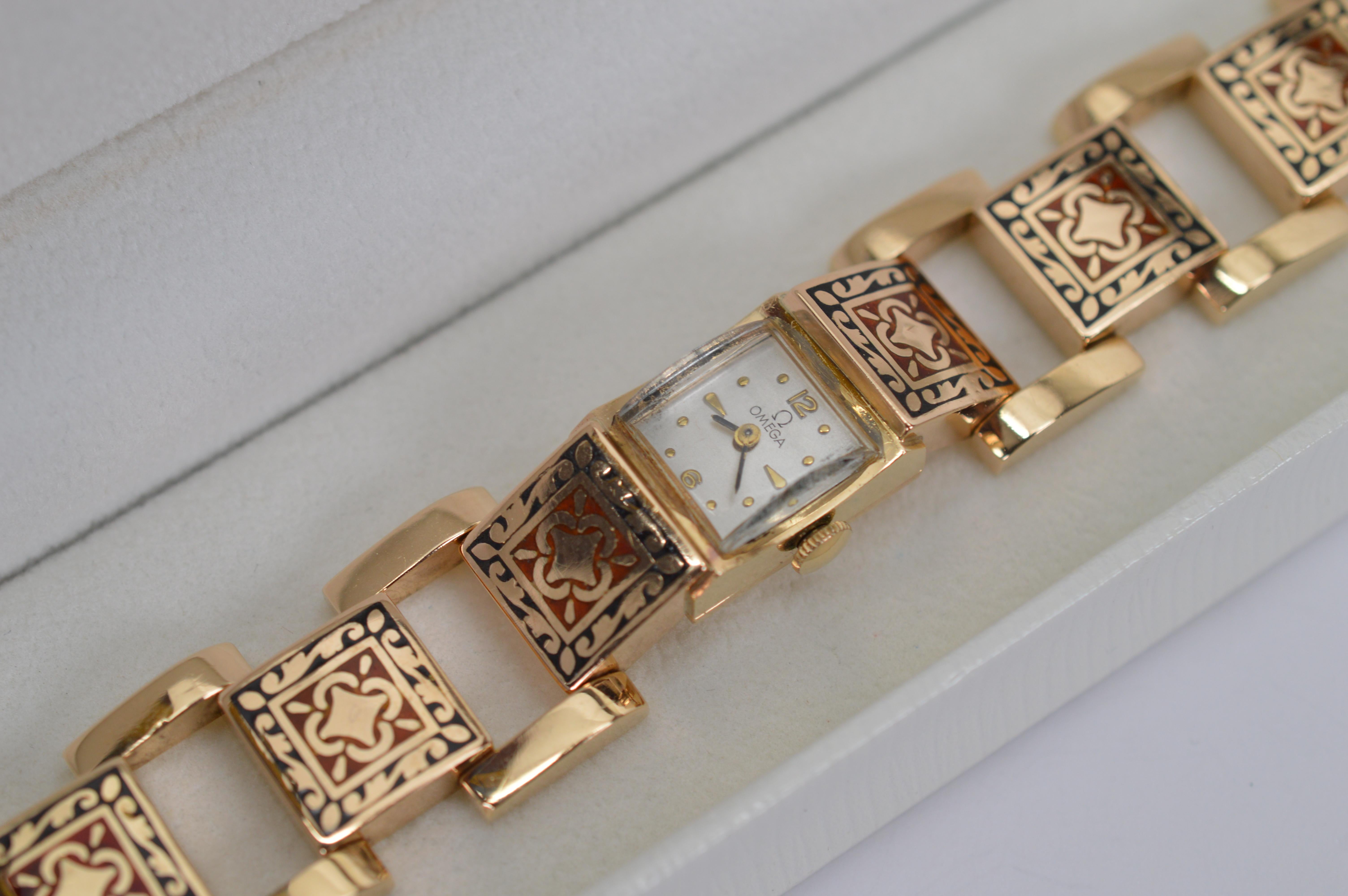 Ladies Omega Red and Black Cloisonne 14 Karat Yellow Gold Link Bracelet Watch For Sale 2