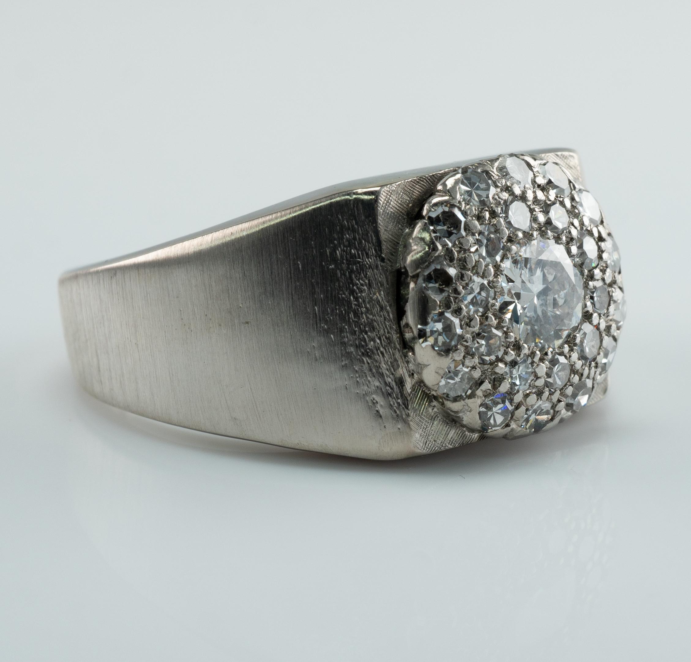 Bague pour femme ou homme en or blanc 14K avec diamant 1.05 TDW Bon état - En vente à East Brunswick, NJ
