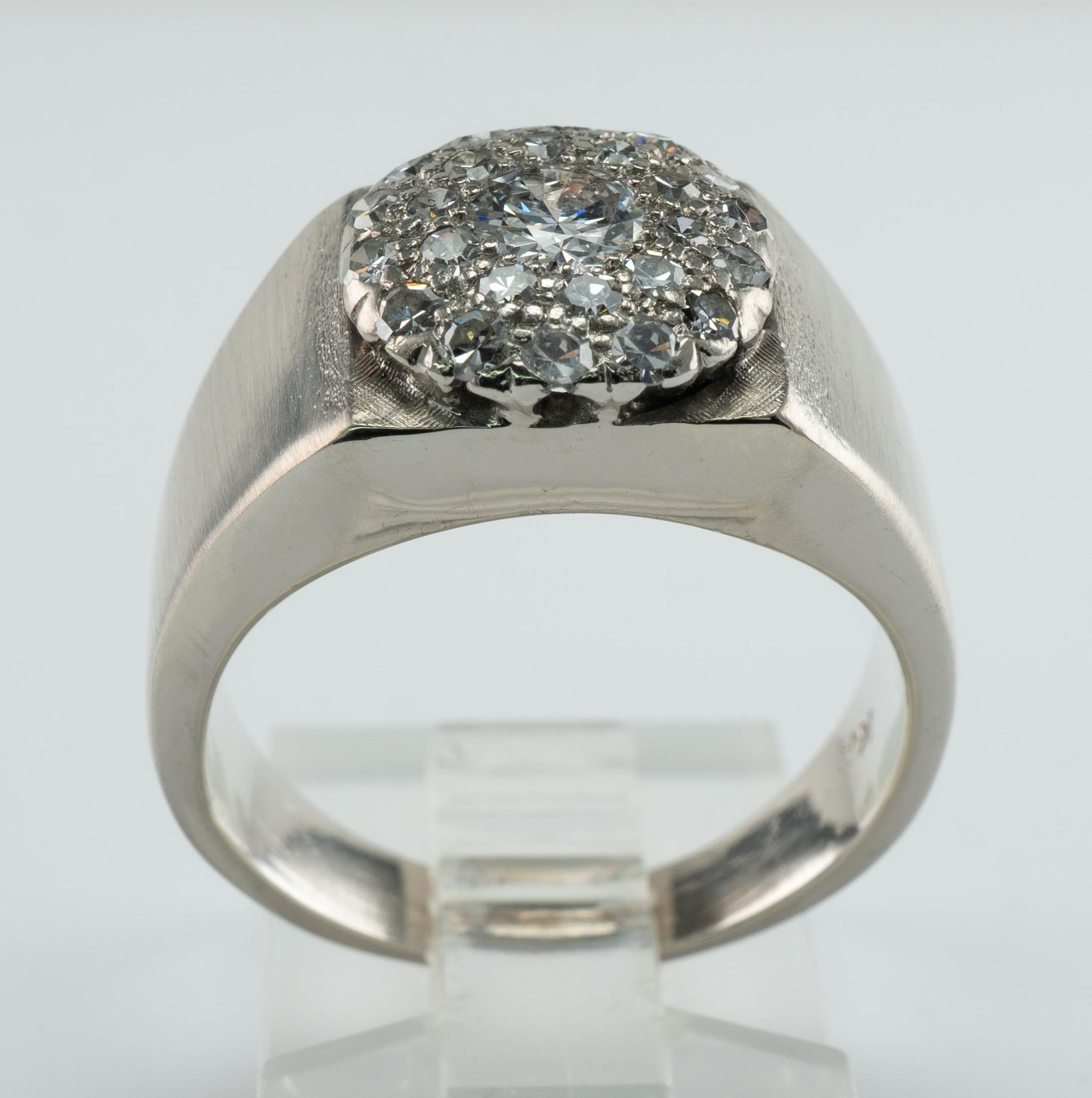 Bague pour femme ou homme en or blanc 14K avec diamant 1.05 TDW en vente 2