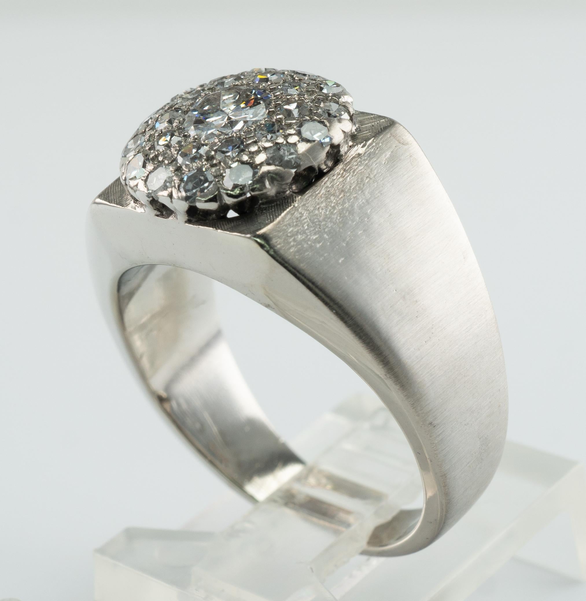 Bague pour femme ou homme en or blanc 14K avec diamant 1.05 TDW en vente 4