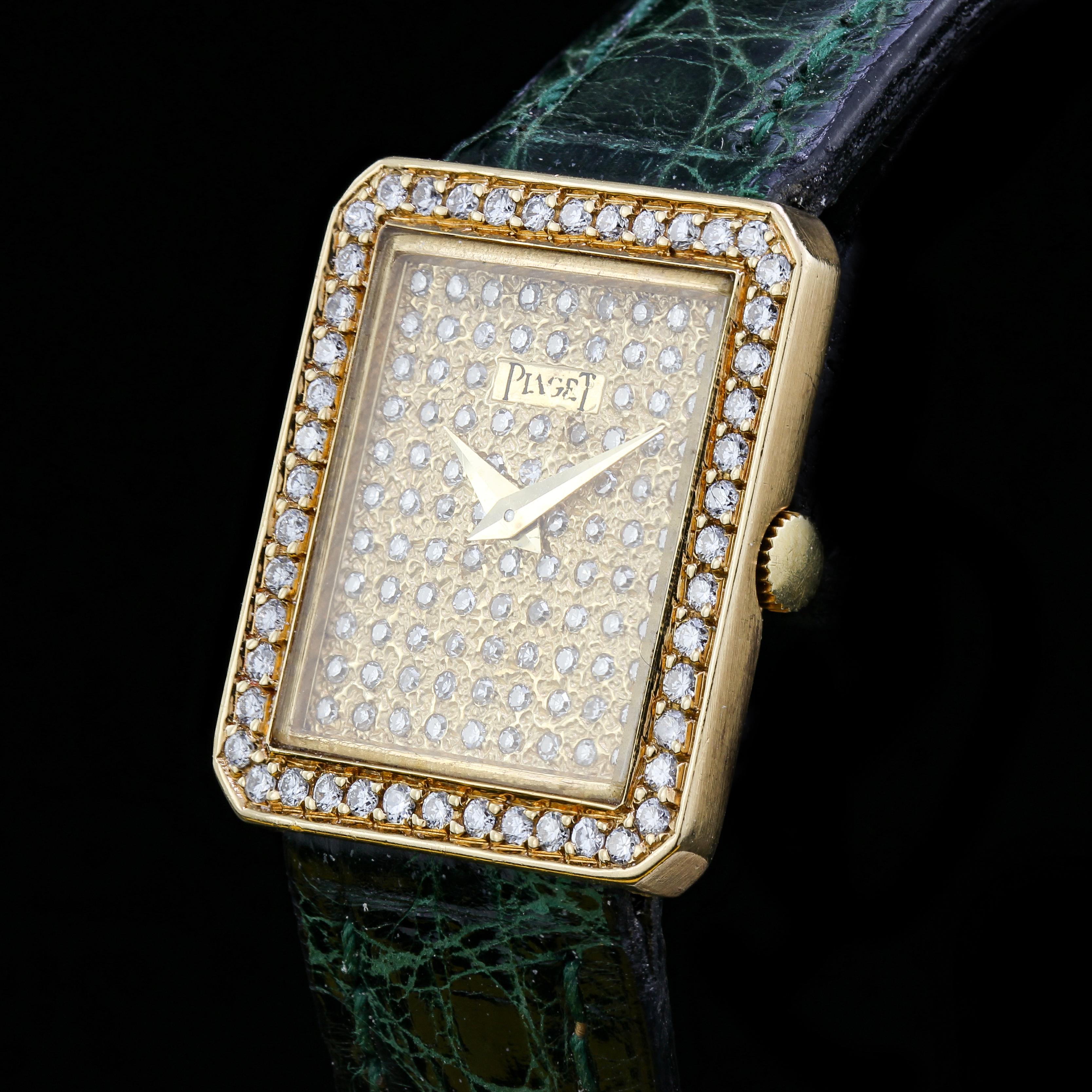 Taille ronde Montre-bracelet Piaget Custom en or 18 carats à remontage manuel avec cadran et lunette en diamants pour femme en vente