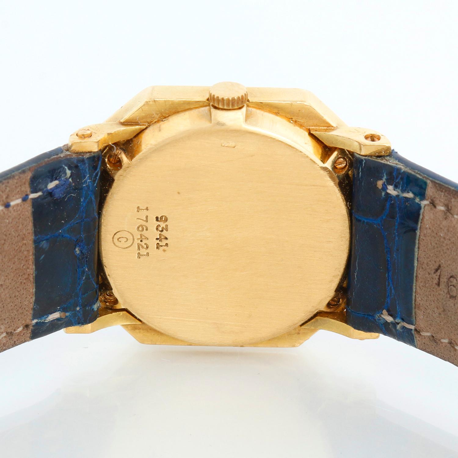 Piaget Réf. 9431 Montre pour femmes en or jaune 18 carats et lapis-lazuli en vente 1