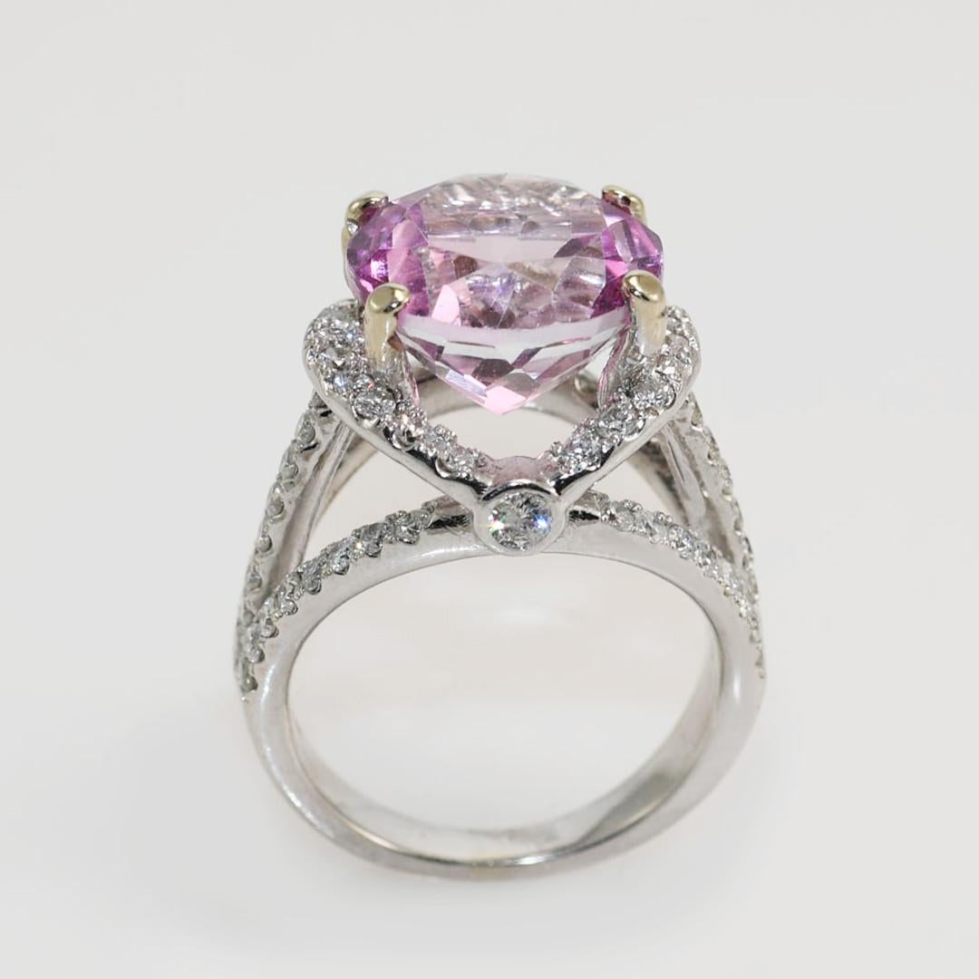 Damen-Ring mit rosa Topas und Diamant 14 Karat Weißgold 9,30 Karat H-I SI im Angebot 1
