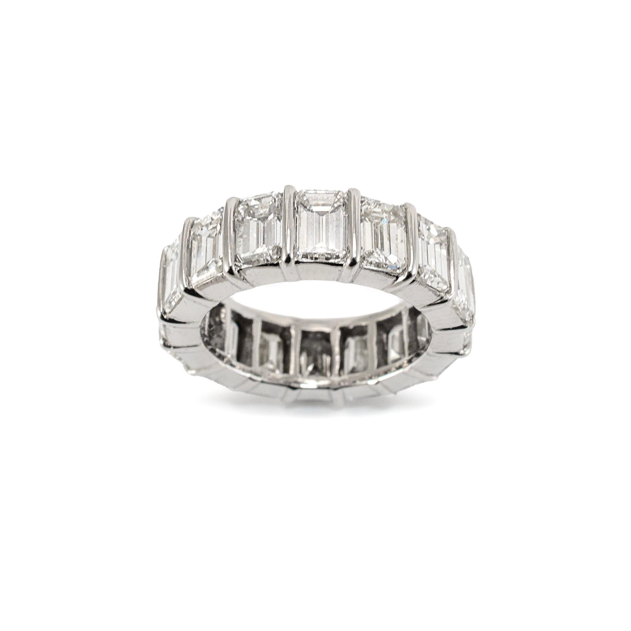 Genere: Donna

Tipo di metallo: 900 Platino  

Misura dell'anello: 4

Larghezza: 6.00 mm

Peso: 9,12 grammi

Fascia da donna in platino 900 con diamante per matrimonio, anniversario, matrimonio abbinato, eternità, mignolo con gambo morbido e