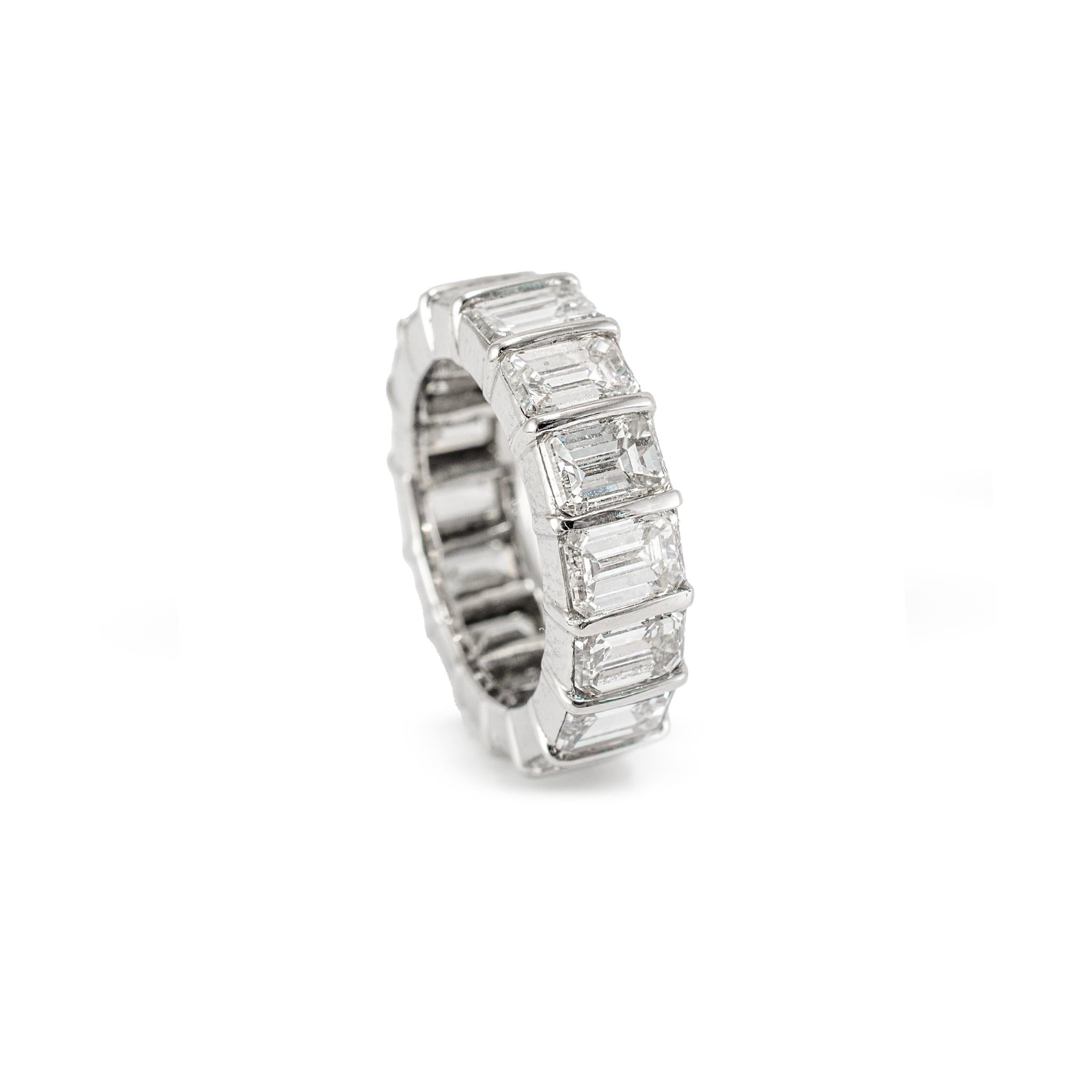 Anello da donna in platino con diamante taglio smeraldo da 7,20 ct. In condizioni ottime in vendita a Houston, TX