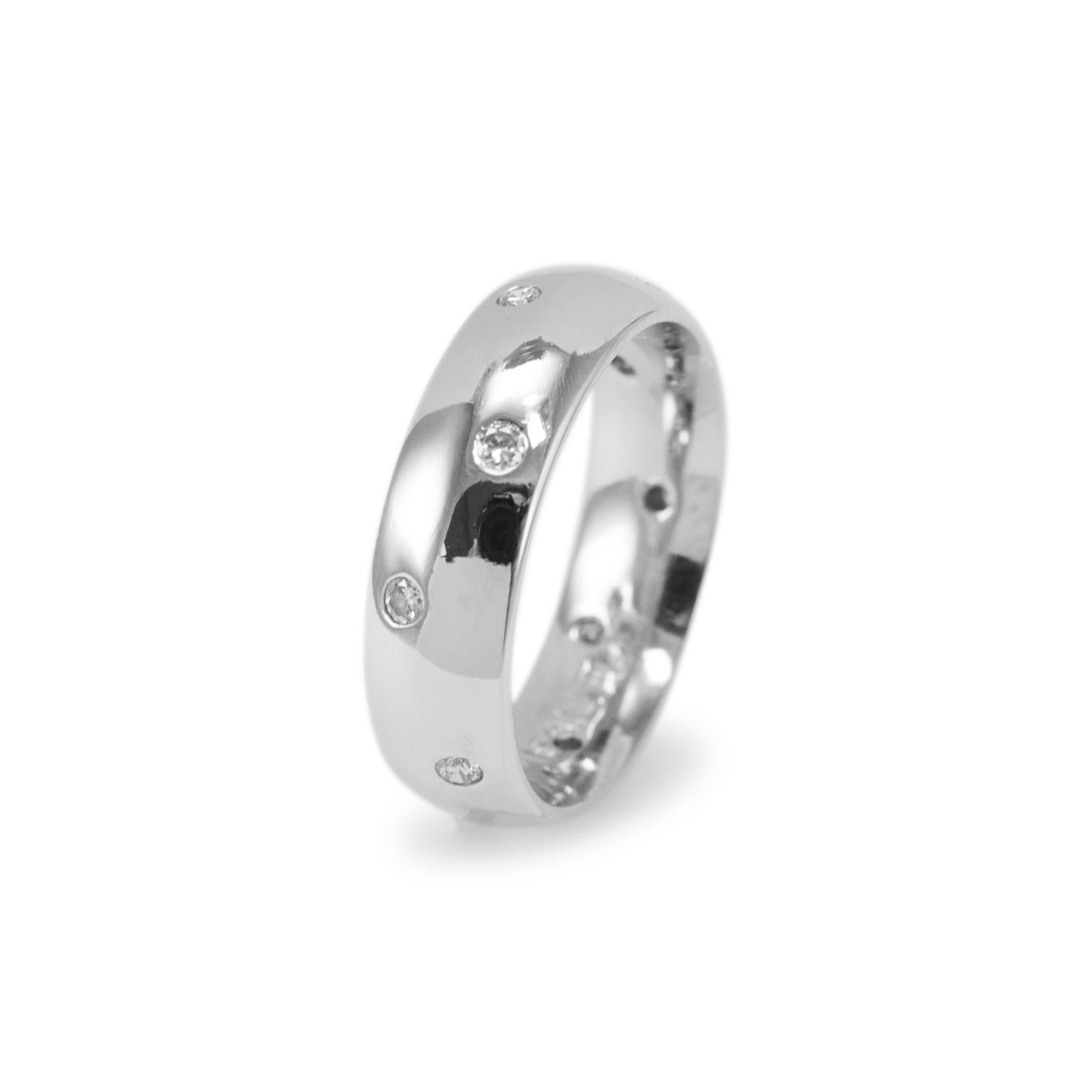 Taglio rotondo Anello da donna in platino con diamante in vendita