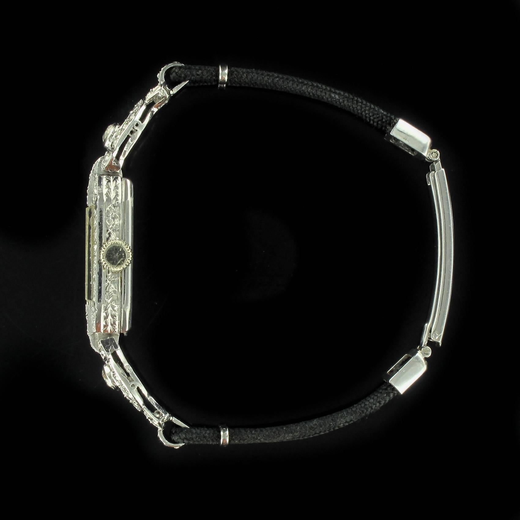 Montre-bracelet mcanique Art dco franaise en platine, or blanc et diamants, pour femmes, 1925 en vente 1