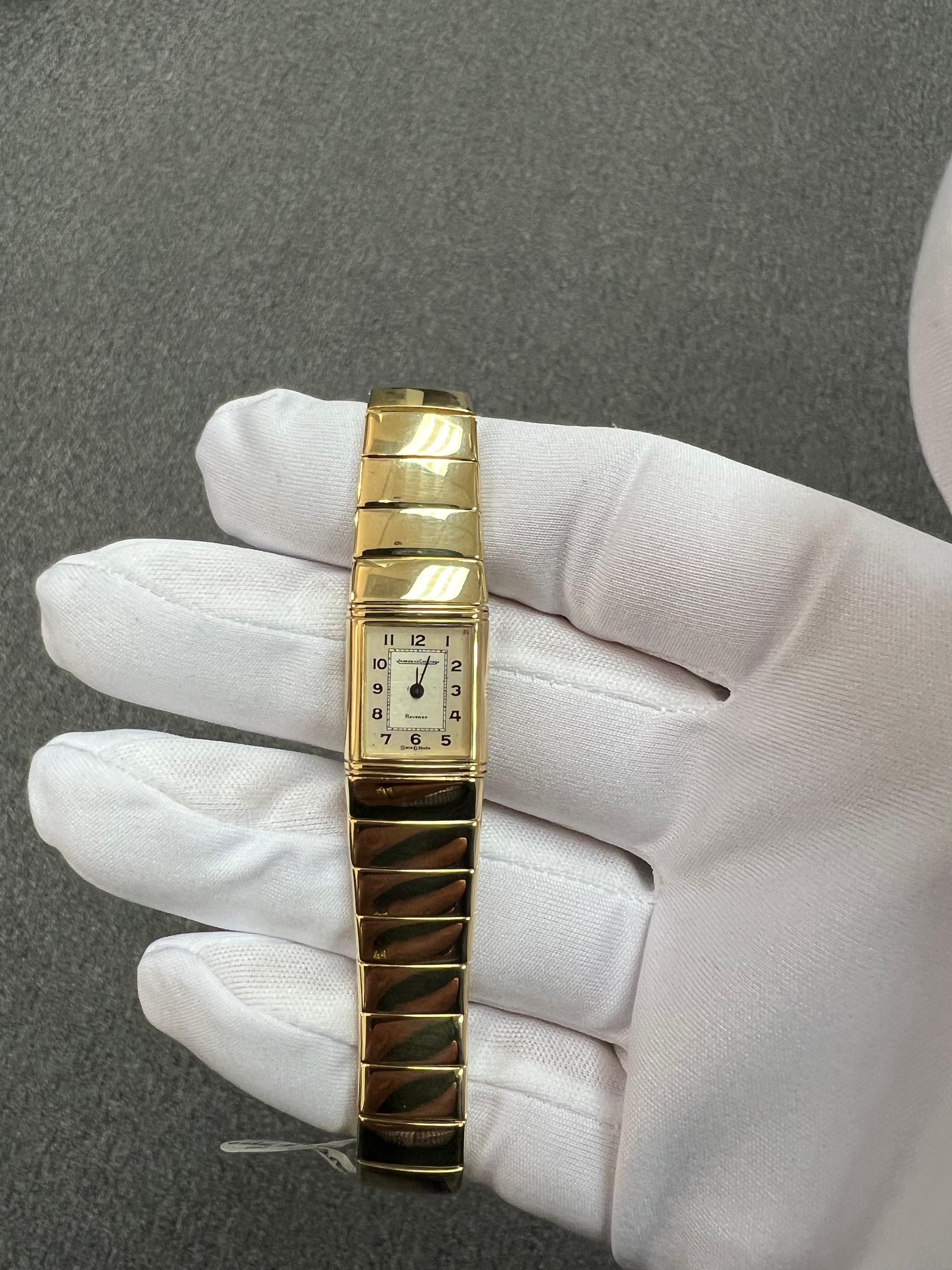 Ladies Reverso Le Coultre 18k Yellow Gold Quartz Wristwatch For Sale 5