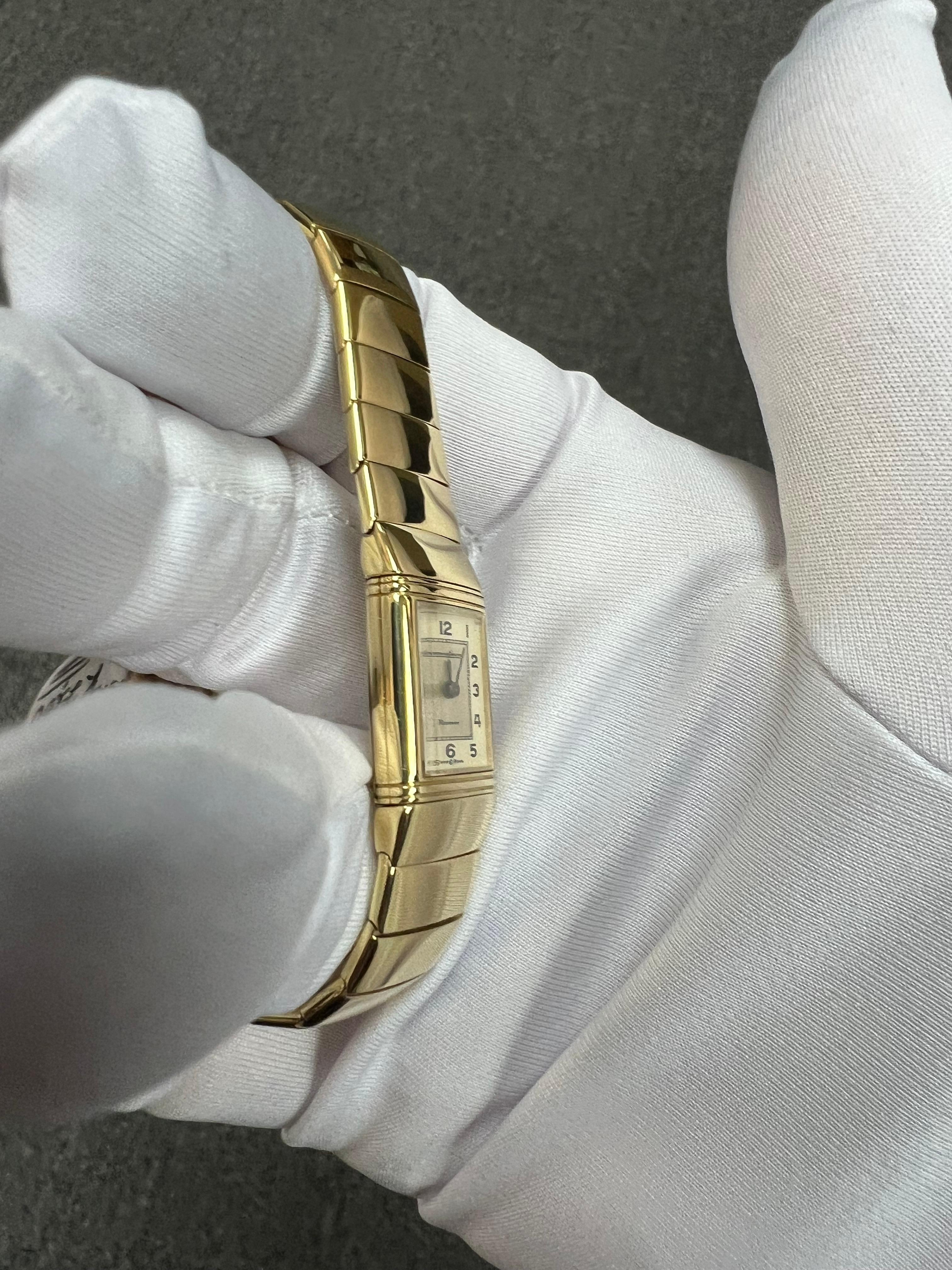 Ladies Reverso Le Coultre 18k Yellow Gold Quartz Wristwatch For Sale 7
