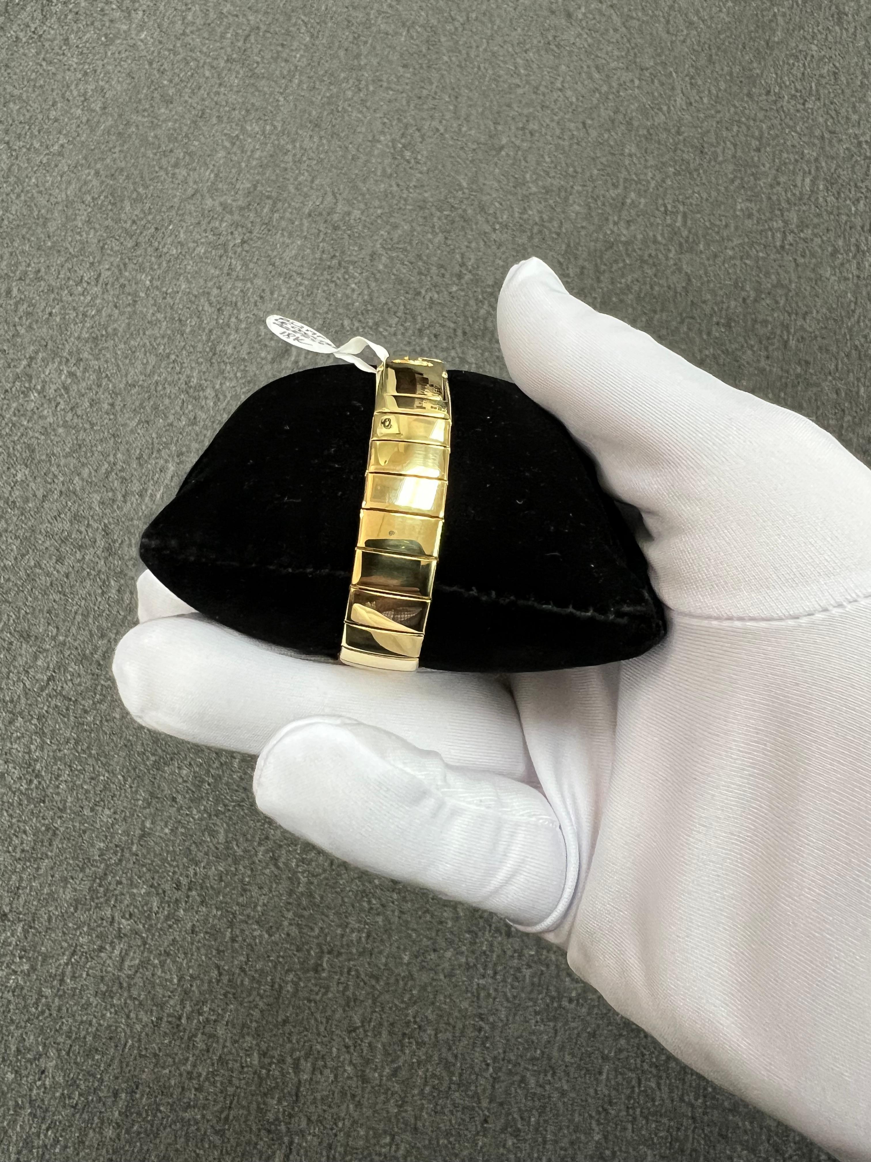 Ladies Reverso Le Coultre 18k Yellow Gold Quartz Wristwatch For Sale 3