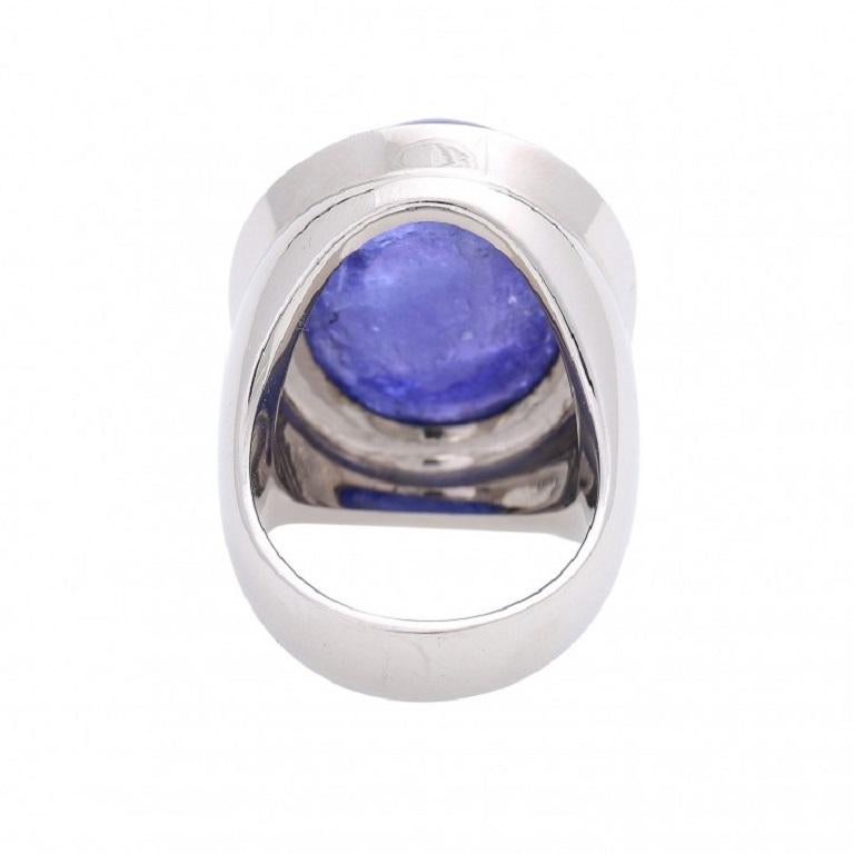 Modern Ladies Ring, Especially with 1 Tanzanite Cabochón 25.36 Cts. and Diam. Total 1.0 For Sale