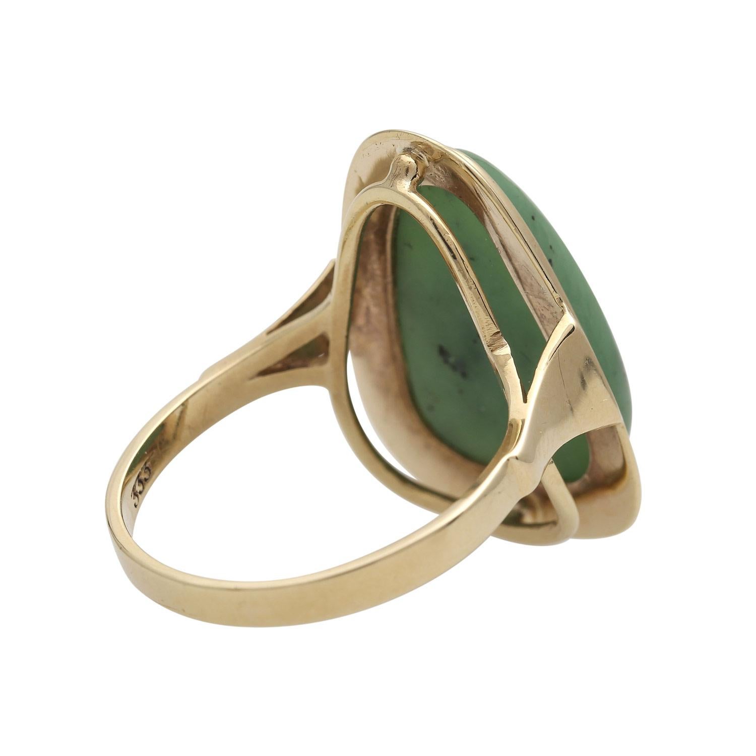 Ladies Ring Set with Nephrite In Good Condition For Sale In Stuttgart, BW