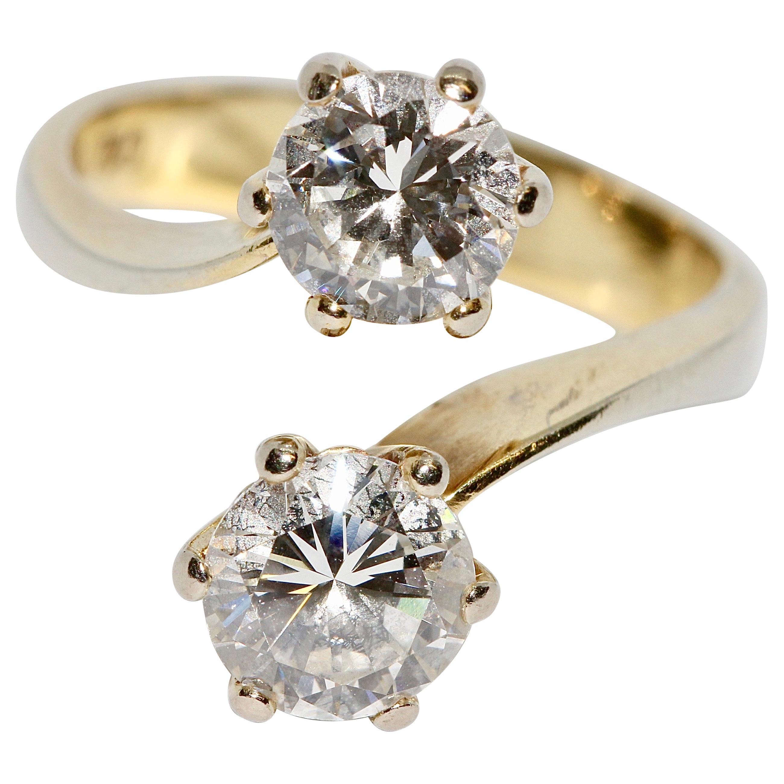 Ladies Ring Set with Two Large Diamond Solitaires, 18 Karat Gold For Sale