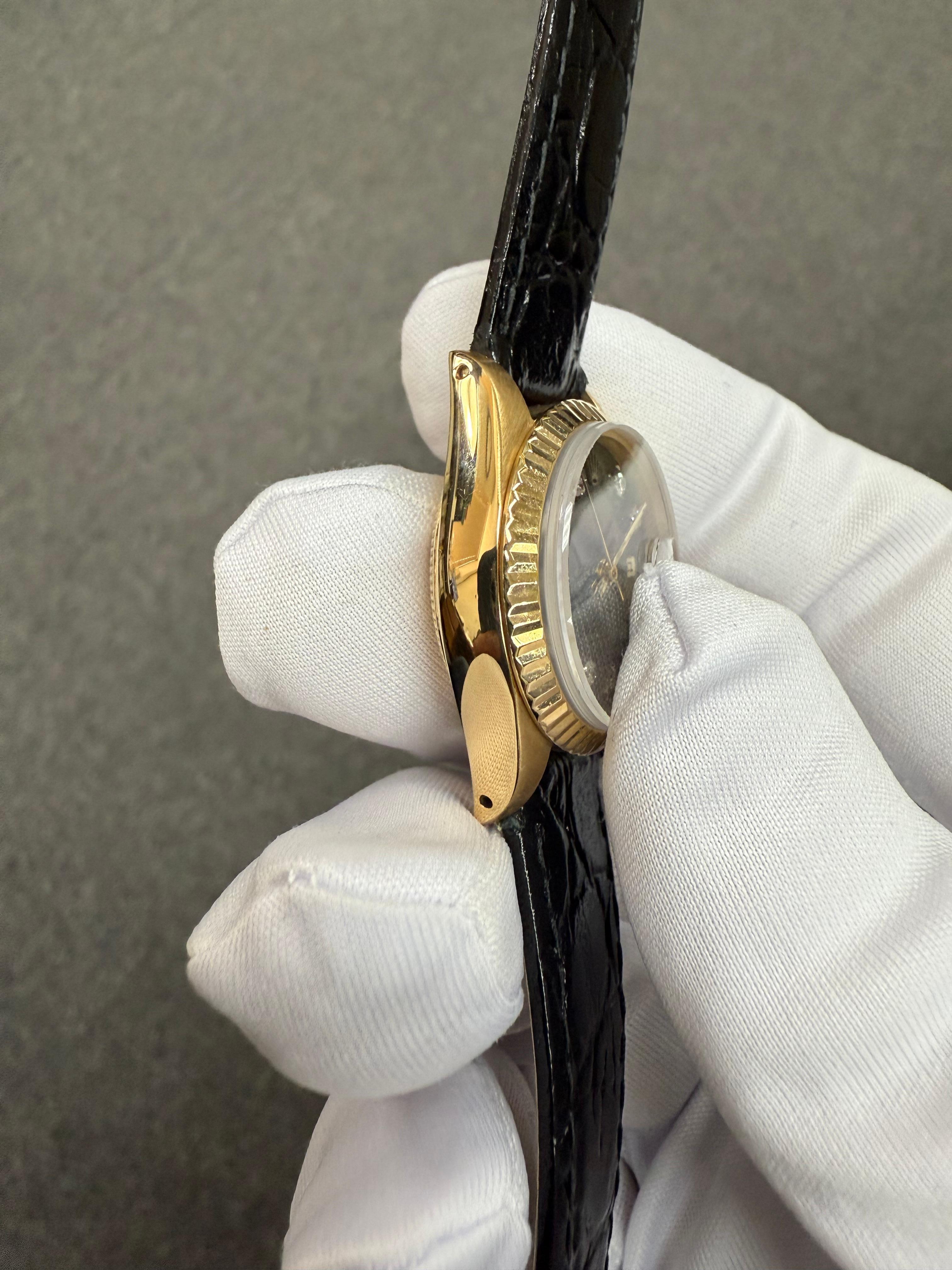 Damen Rolex 1981 Datejust 18k Gelbgold Armbanduhr mit Lederarmband im Angebot 5