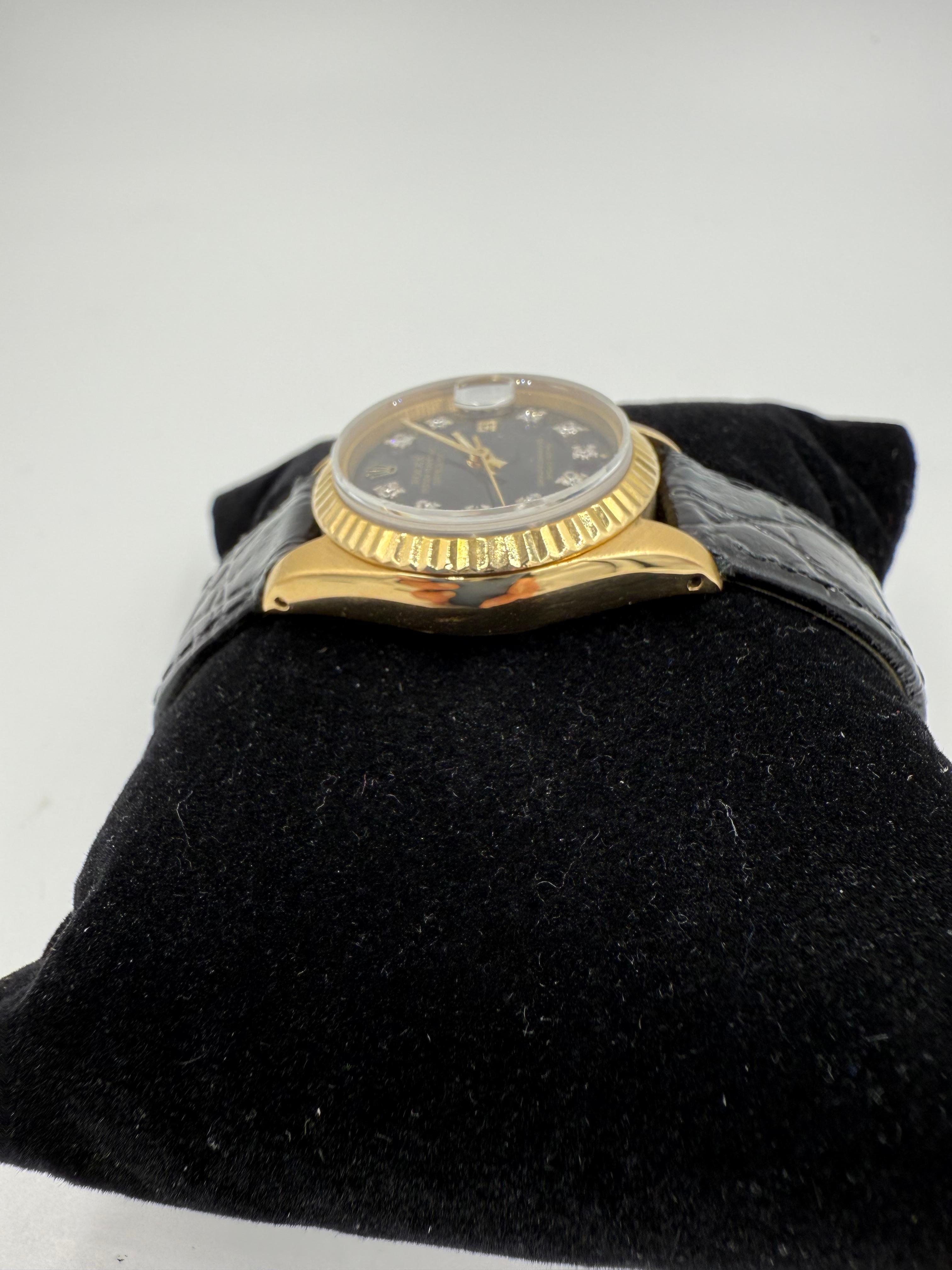Damen Rolex 1981 Datejust 18k Gelbgold Armbanduhr mit Lederarmband im Zustand „Gut“ im Angebot in Los Angeles, CA