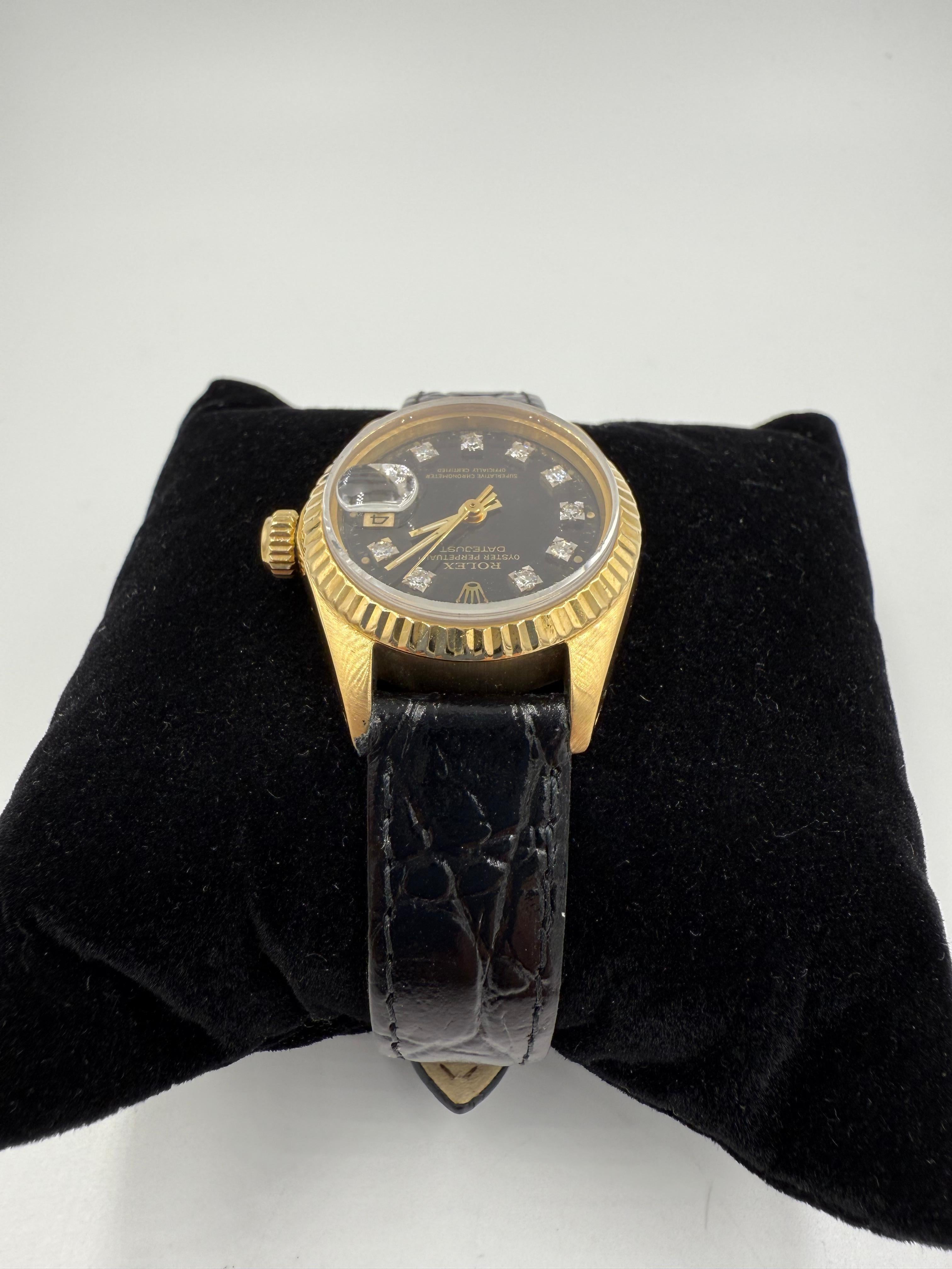 Damen Rolex 1981 Datejust 18k Gelbgold Armbanduhr mit Lederarmband im Angebot 1