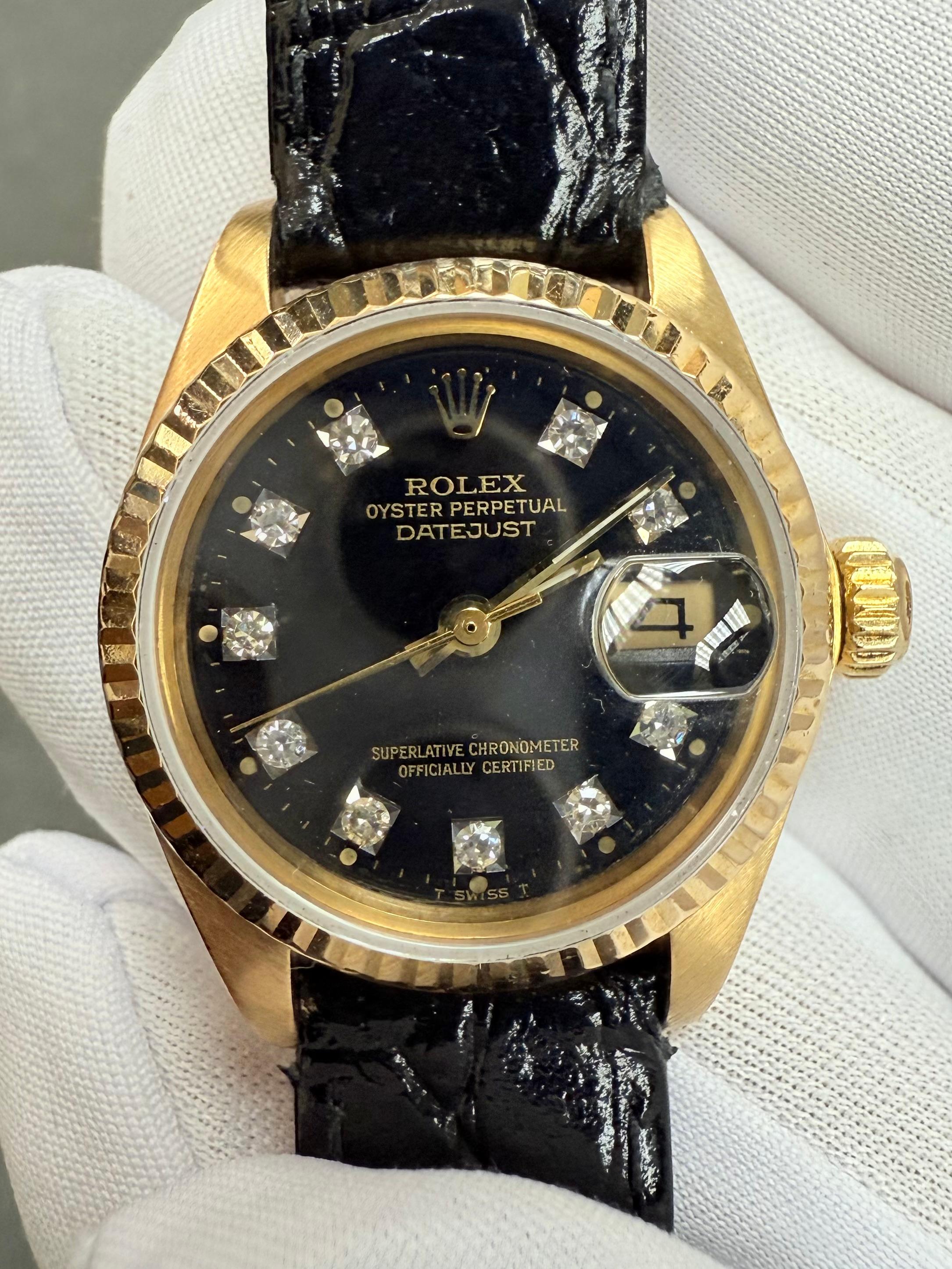 Damen Rolex 1981 Datejust 18k Gelbgold Armbanduhr mit Lederarmband im Angebot 3