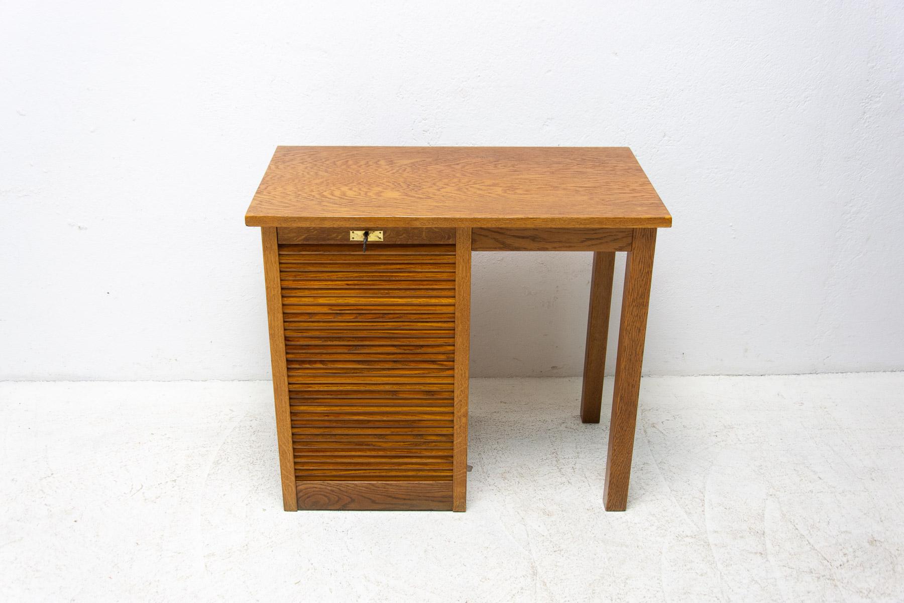 Ladies roller blind writing desk, 1930s, Bohemia For Sale 10