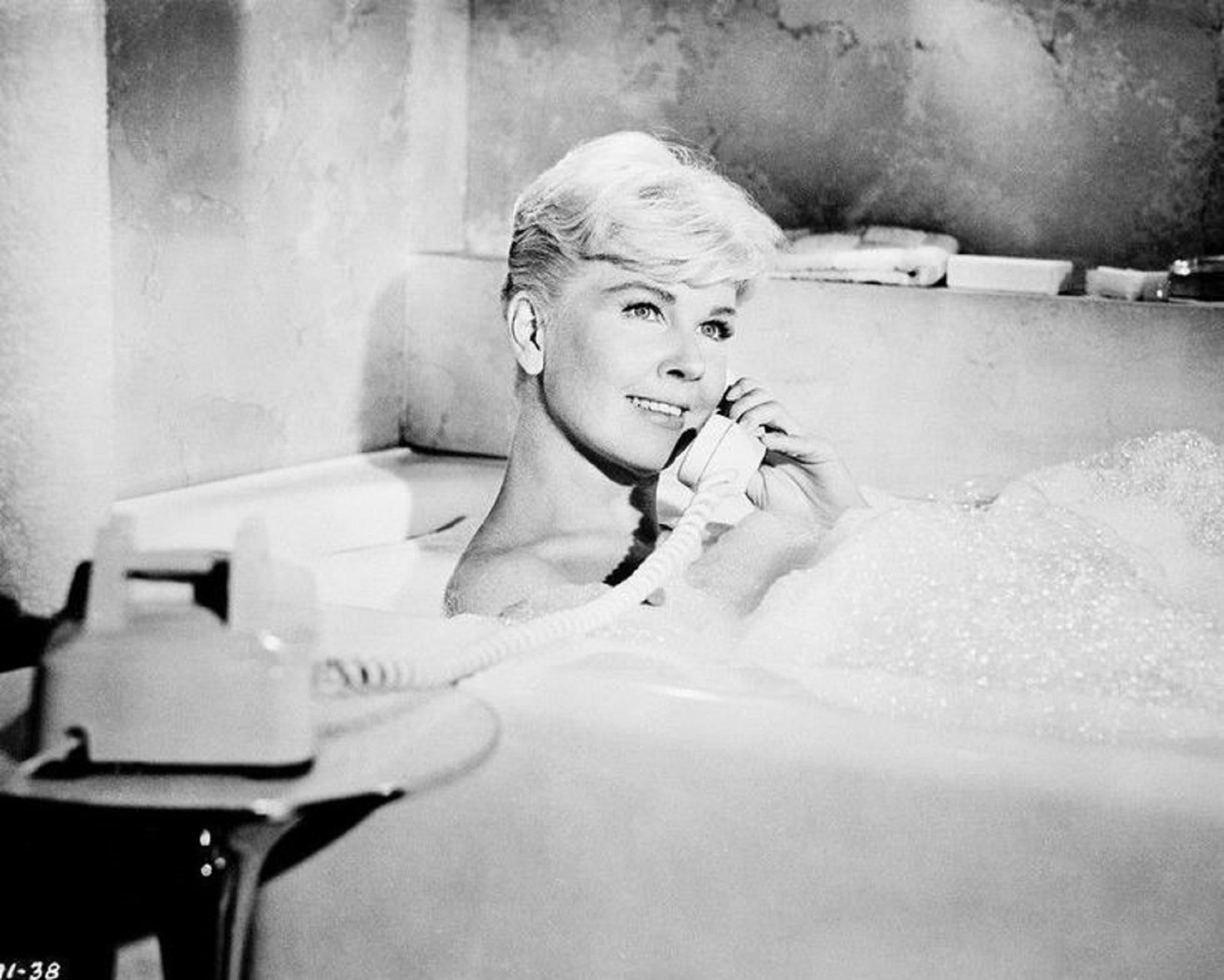 Reloj suizo de plata de ley para señora con brazalete - Propiedad de Doris Day y usado por ella en venta 3