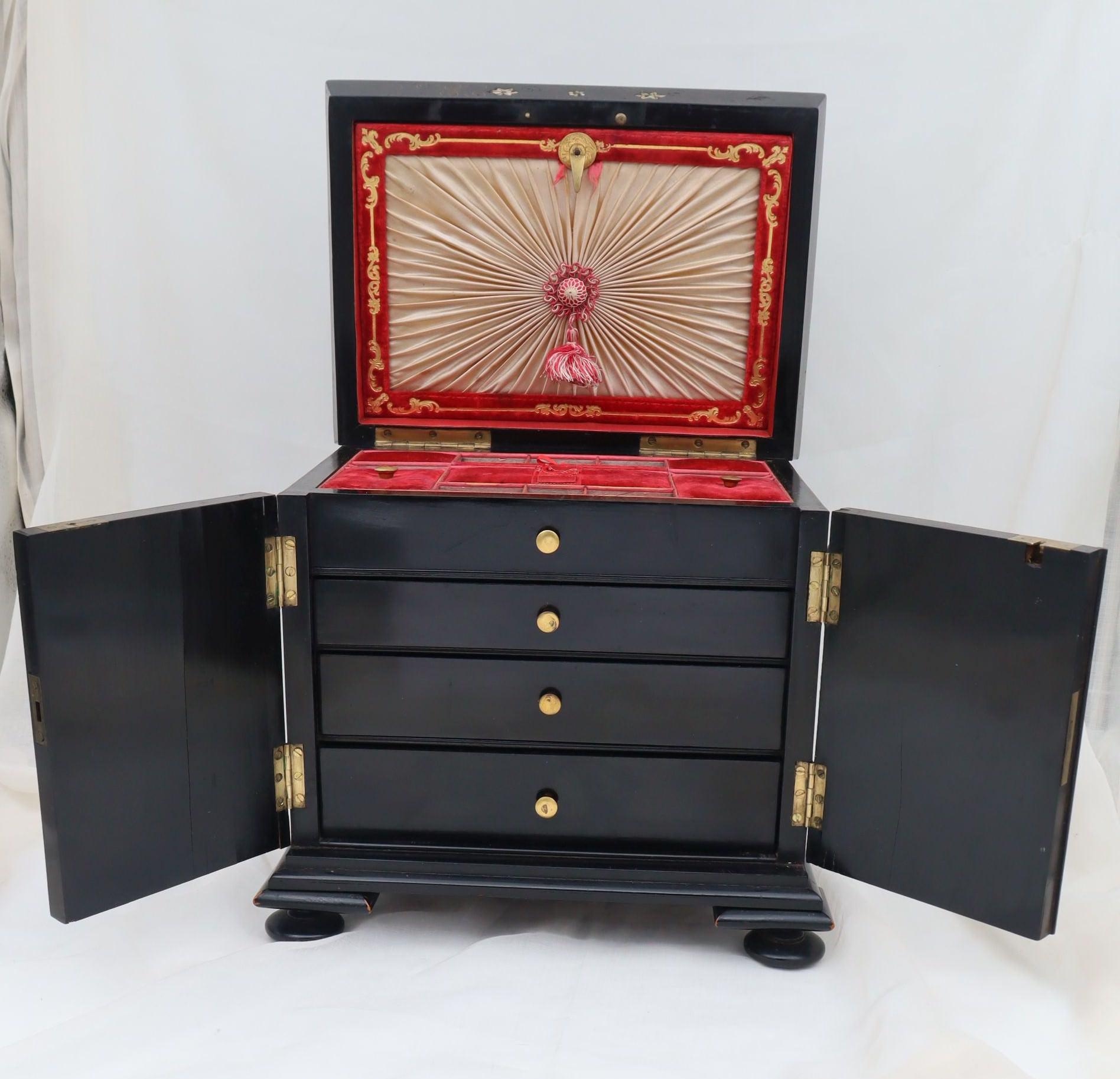 English Ladies table compendium and jewelry box For Sale